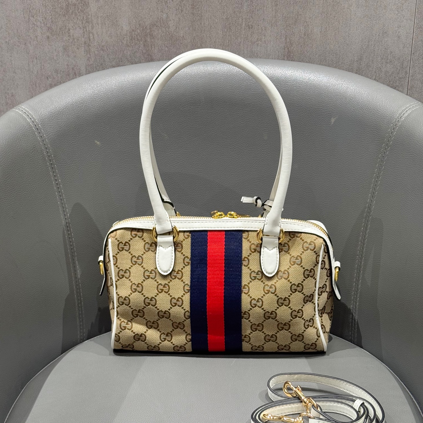 Cheap Gucci AAA Quality Handbags in 210548, $140 USD- [IB210548] - Replica Gucci AAA Quality Handbags