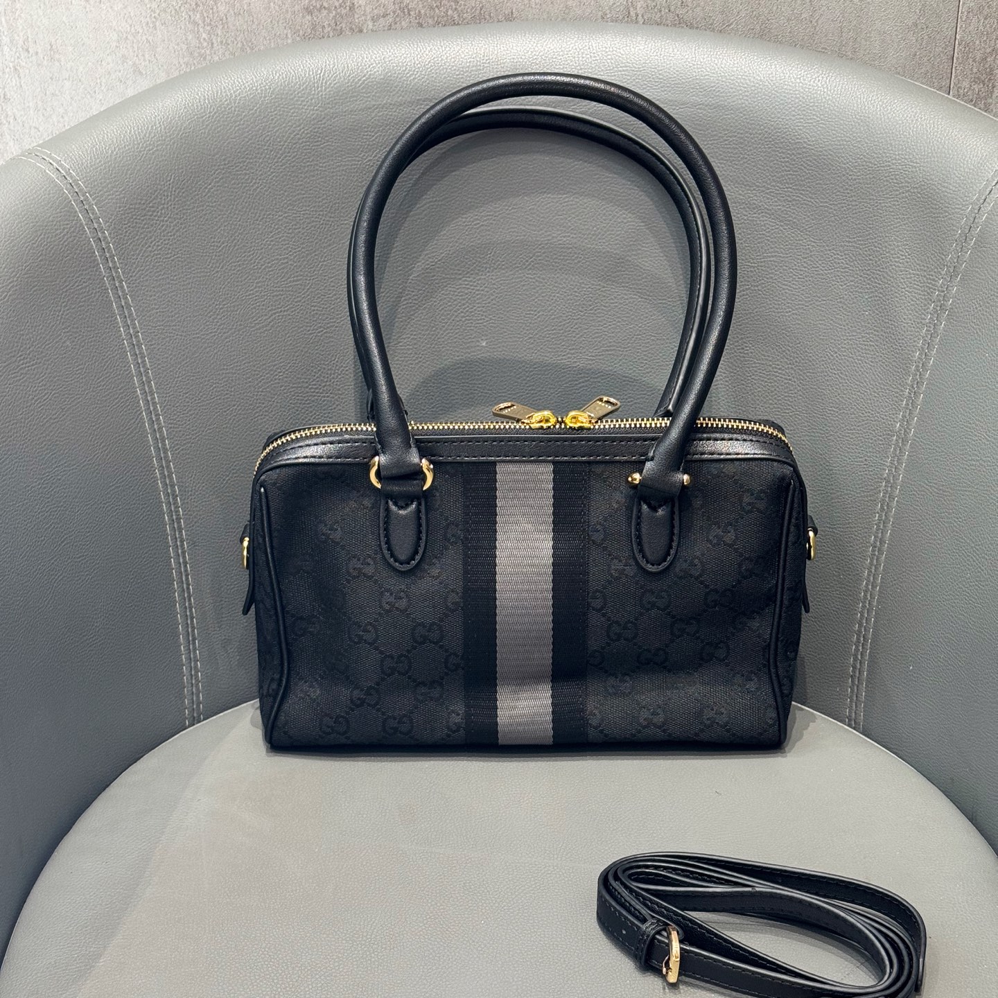 Cheap Gucci AAA Quality Handbags in 210549, $140 USD- [IB210549] - Replica Gucci AAA Quality Handbags