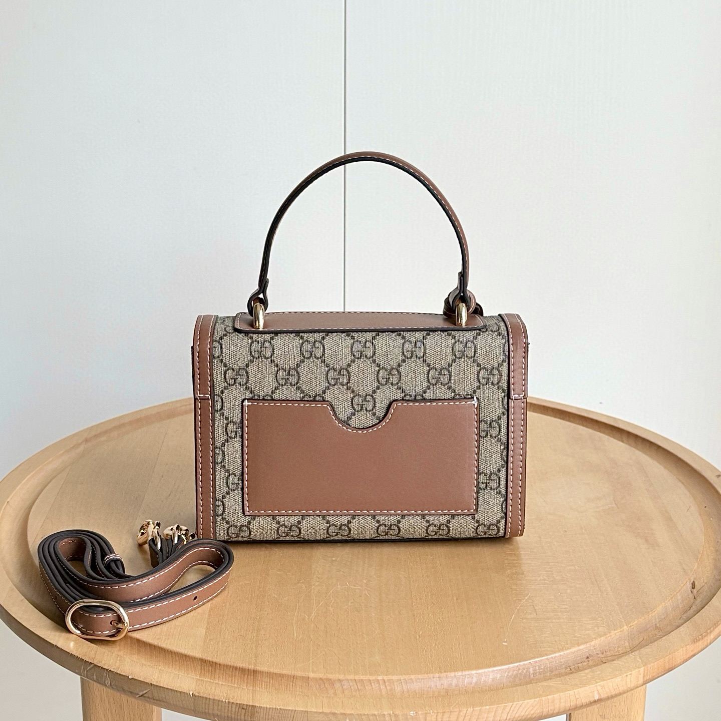 Cheap Gucci AAA Quality Handbags in 210573, $90 USD- [IB210573] - Replica Gucci AAA Quality Handbags