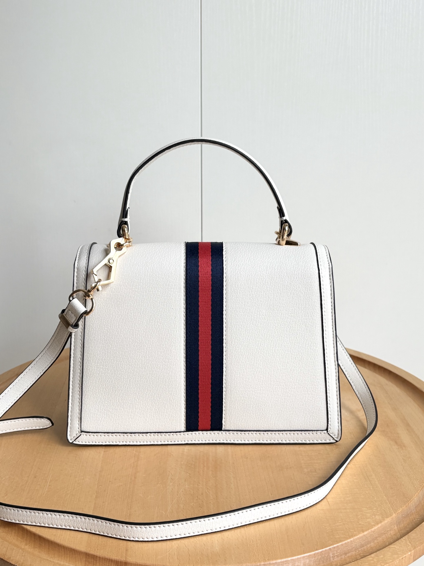 Cheap Gucci AAA Quality Handbags in 210593, $105 USD- [IB210593] - Replica Gucci AAA Quality Handbags