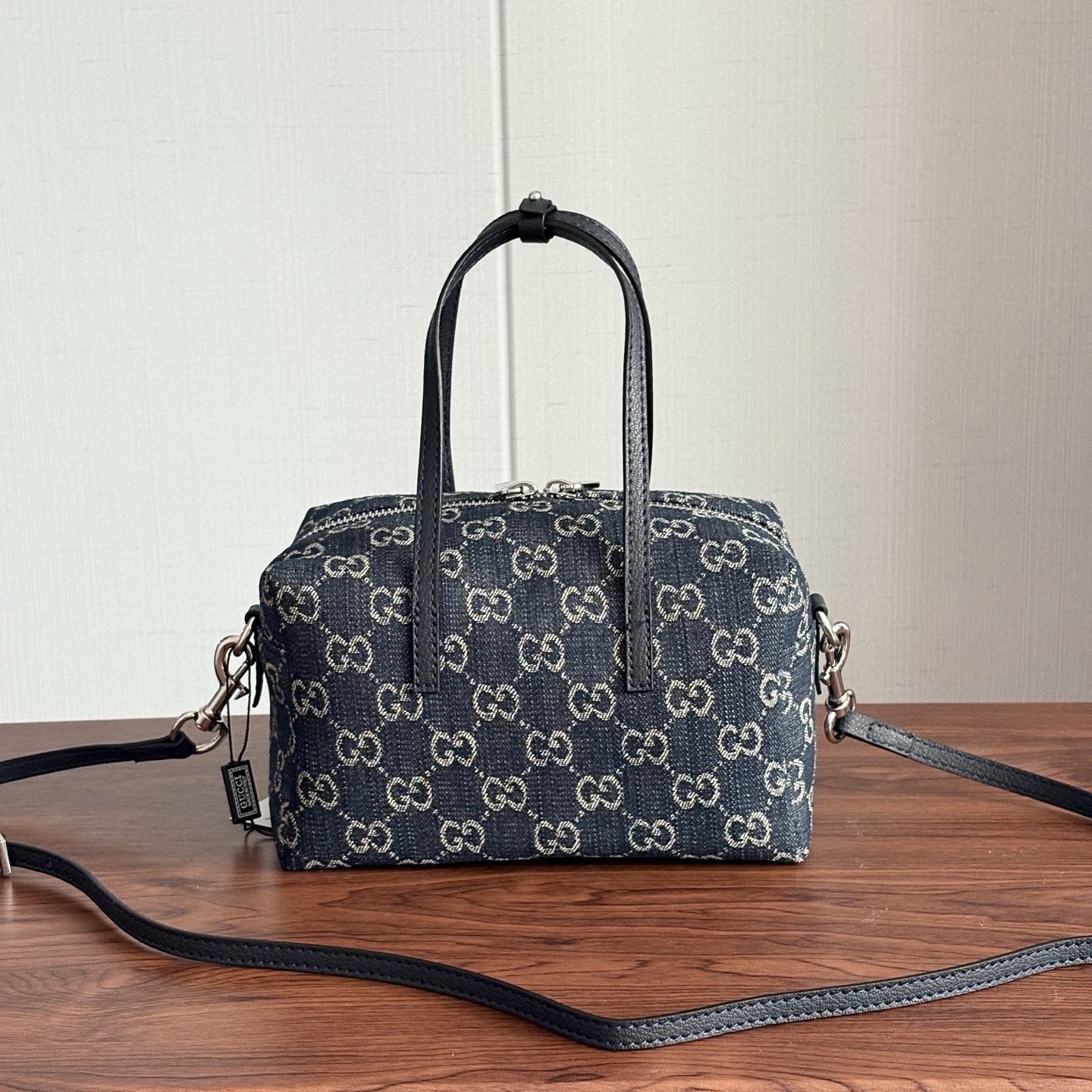 Cheap Gucci AAA Quality Handbags in 210596, $100 USD- [IB210596] - Replica Gucci AAA Quality Handbags