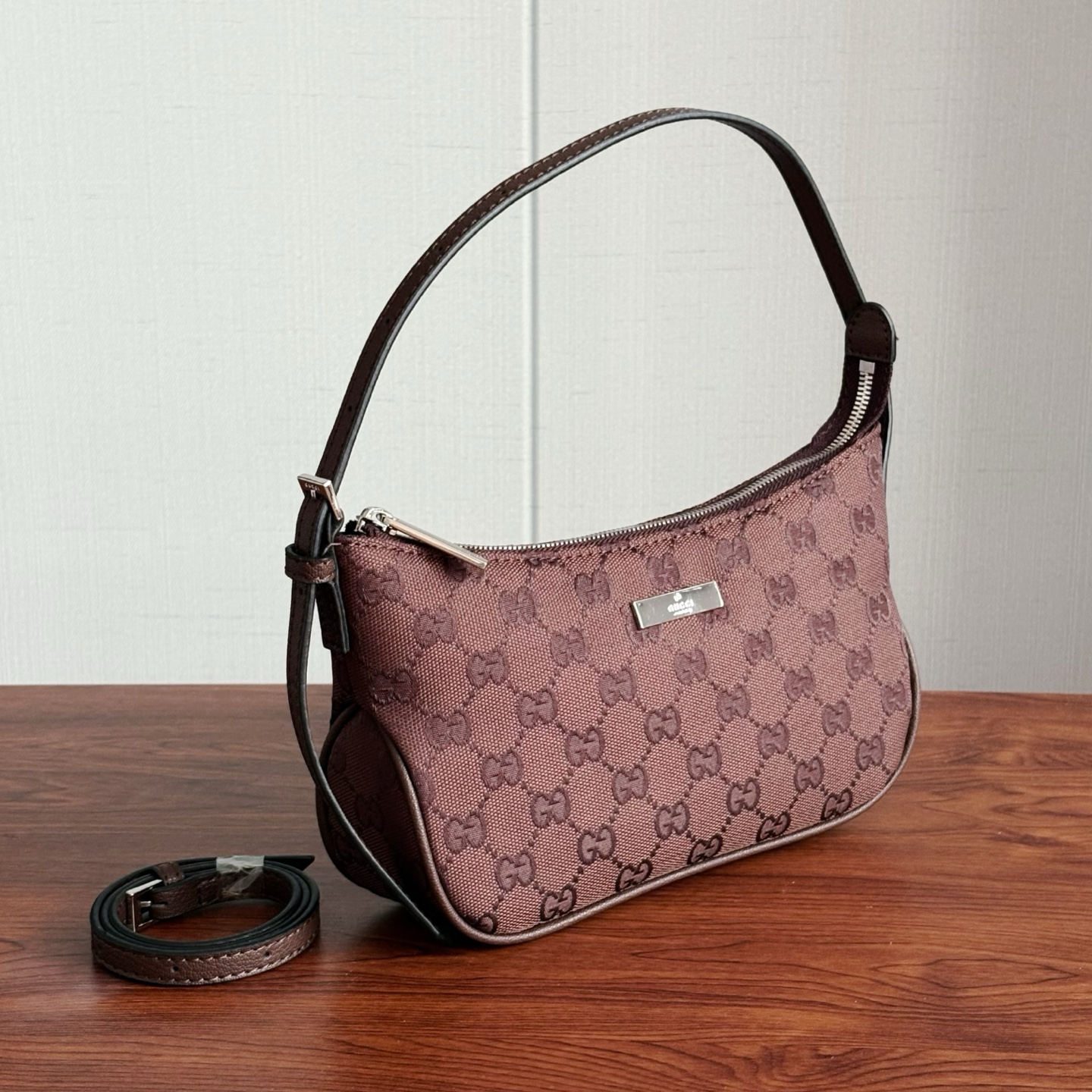 Cheap Gucci AAA Quality Handbags in 210610, $105 USD- [IB210610] - Replica Gucci AAA Quality Handbags