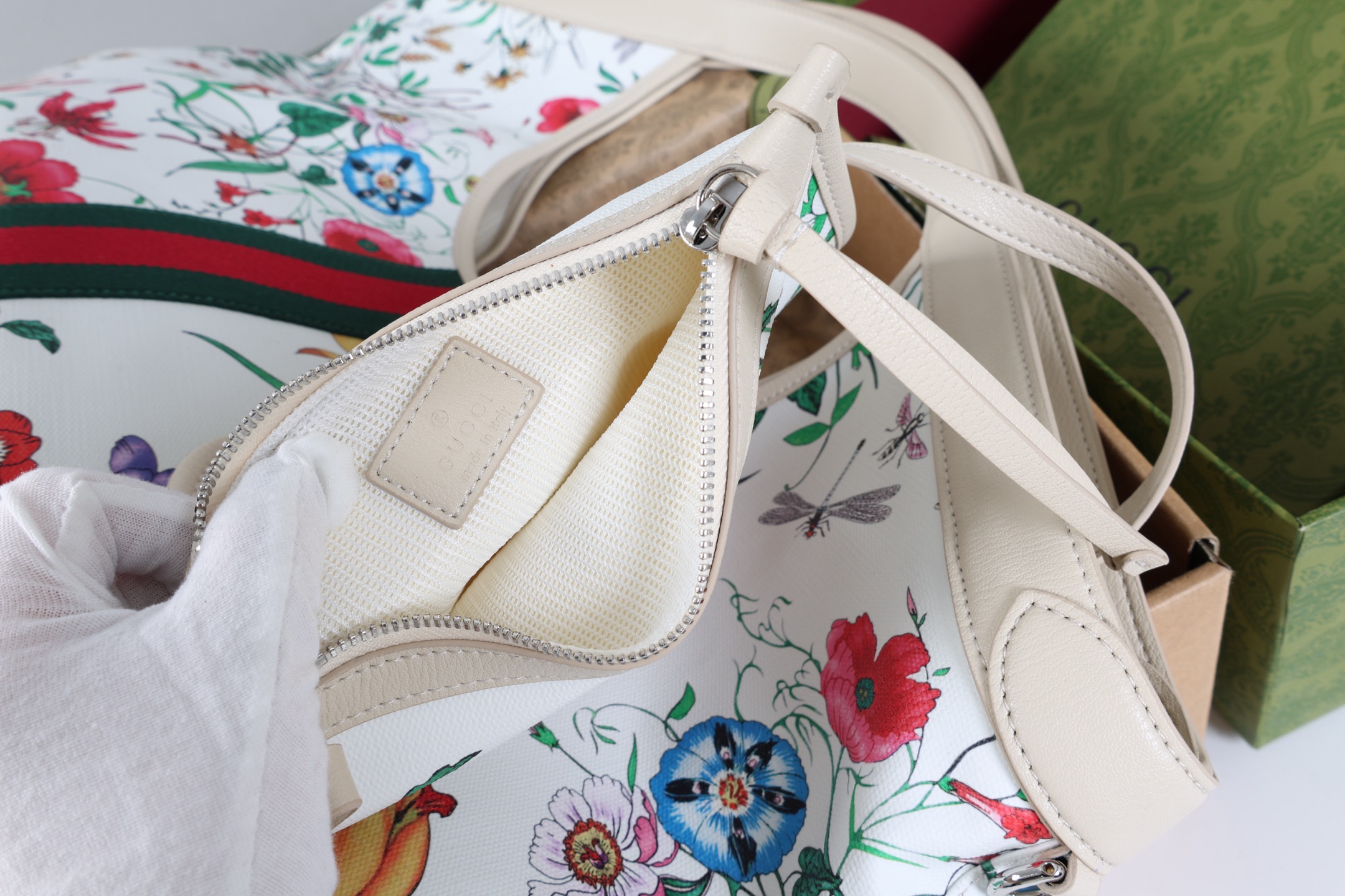 Cheap Gucci AAA Quality Handbags in 210639, $85 USD- [IB210639] - Replica Gucci AAA Quality Handbags