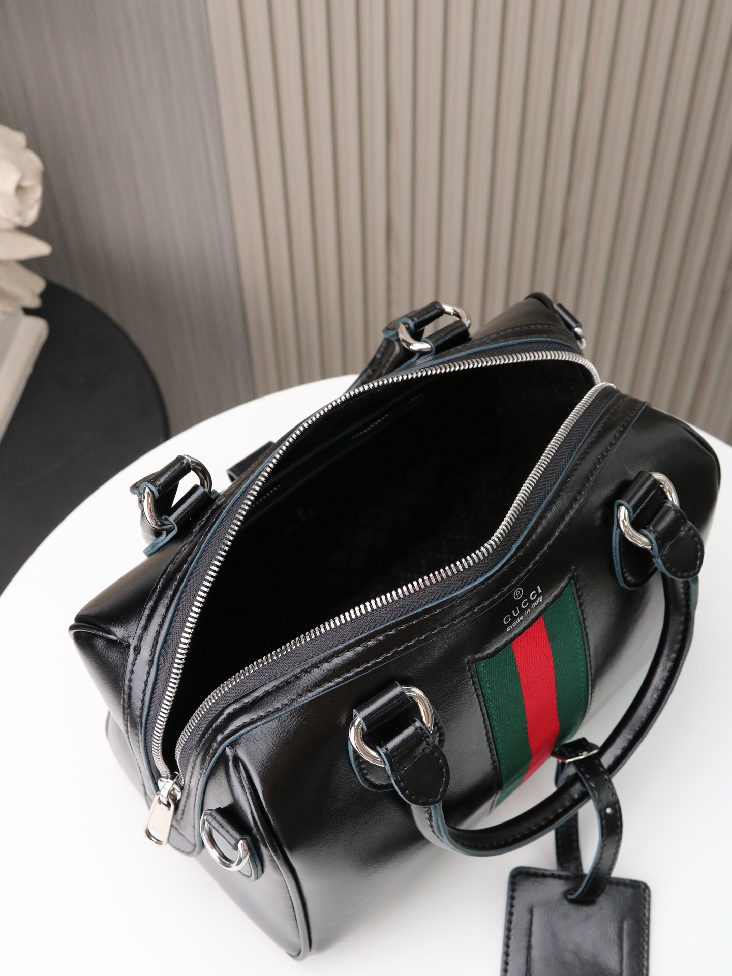Cheap Gucci AAA Quality Handbags in 210640, $85 USD- [IB210640] - Replica Gucci AAA Quality Handbags