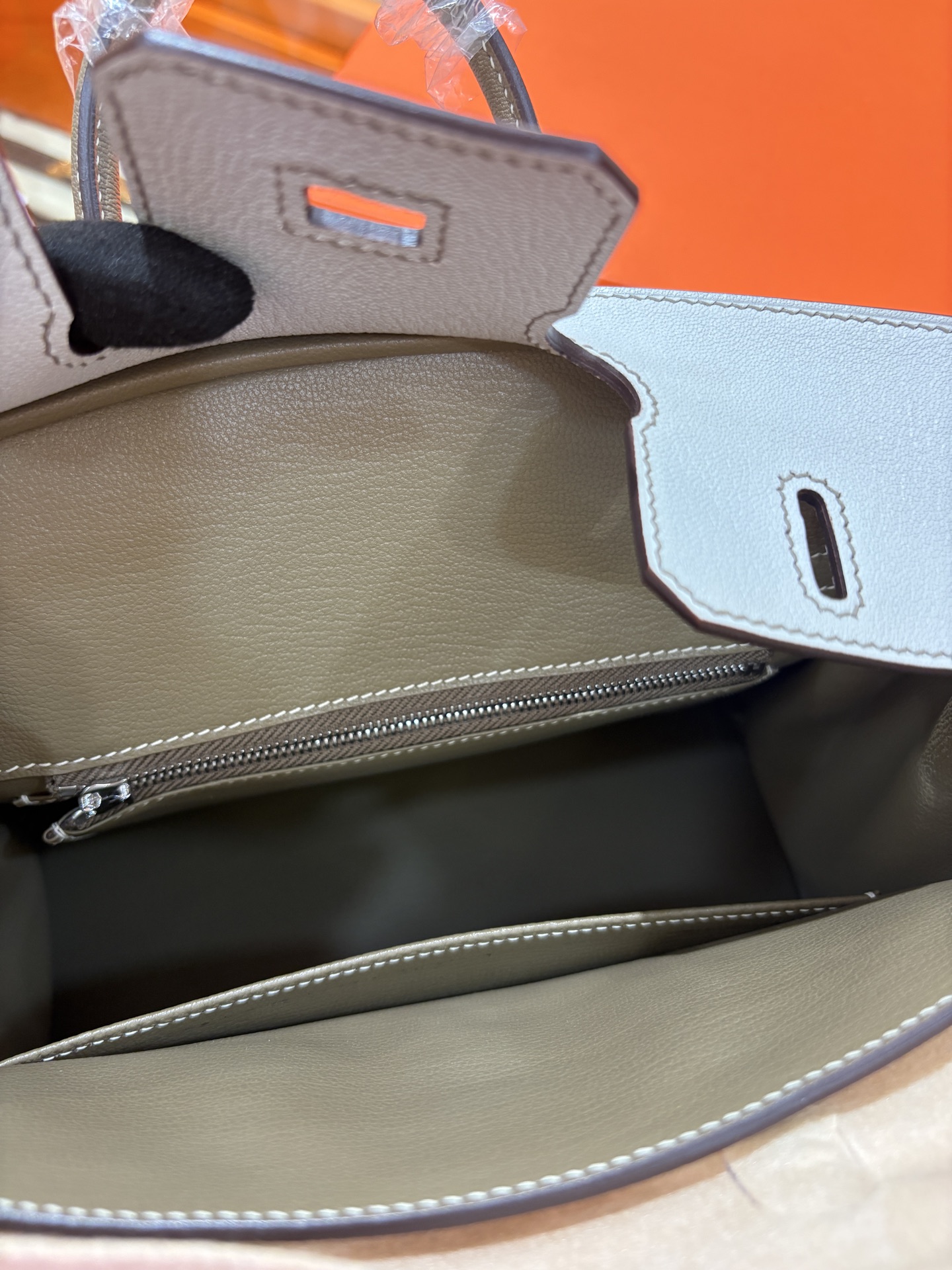 Cheap Hermes  AAA Quality Handbags in 210653, $135 USD- [IB210653] - Replica Hermes  AAA Quality Handbags