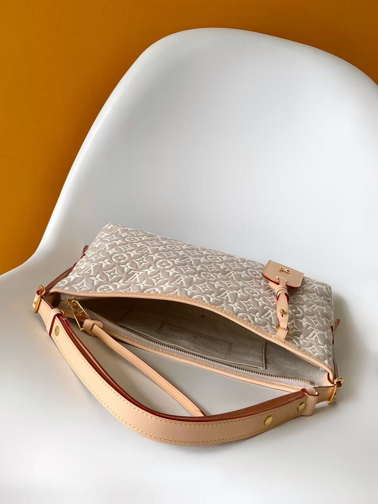Cheap Louis Vuitton AAA Quality Handbags in 210794, $75 USD- [IB210794] - Replica Louis Vuitton AAA Quality Handbags