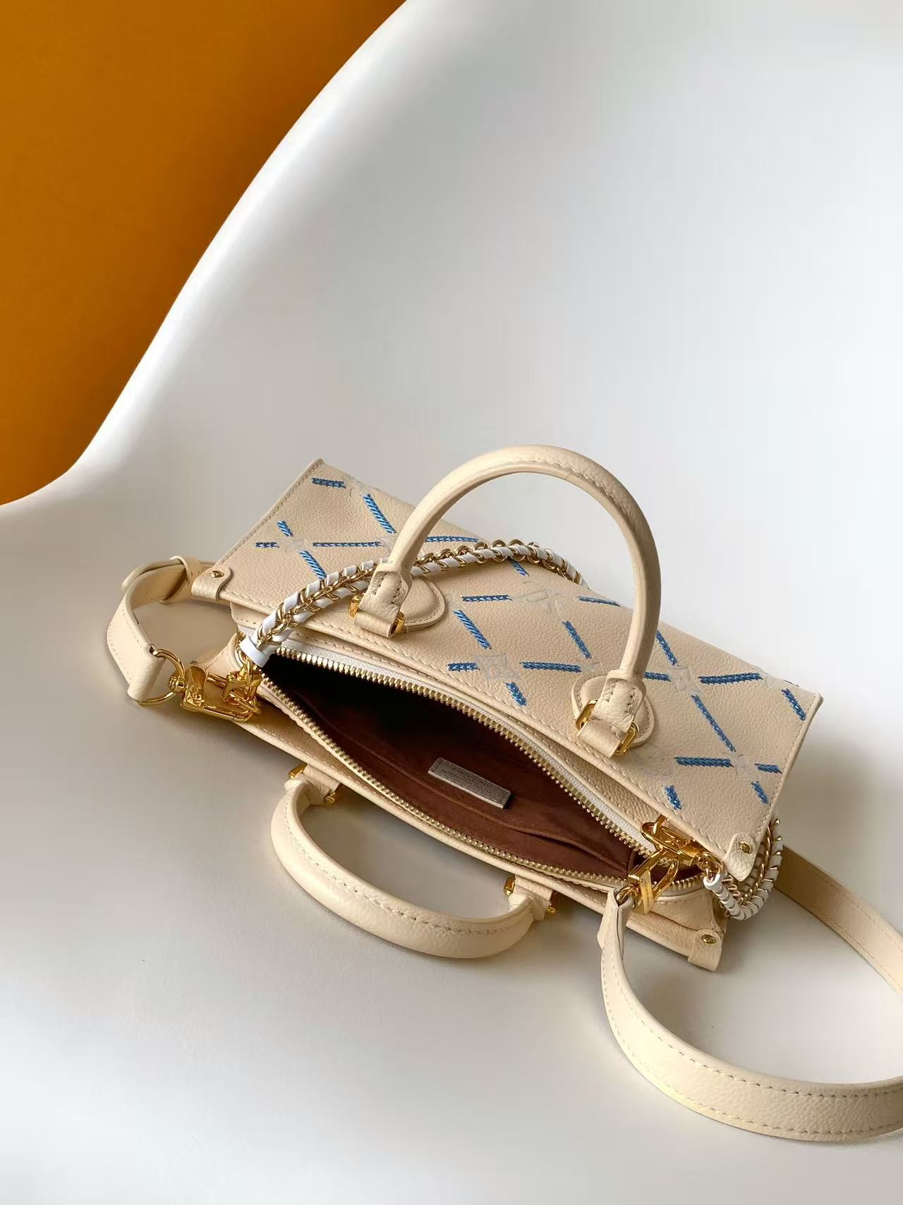 Cheap Louis Vuitton AAA Quality Handbags in 210798, $85 USD- [IB210798] - Replica Louis Vuitton AAA Quality Handbags