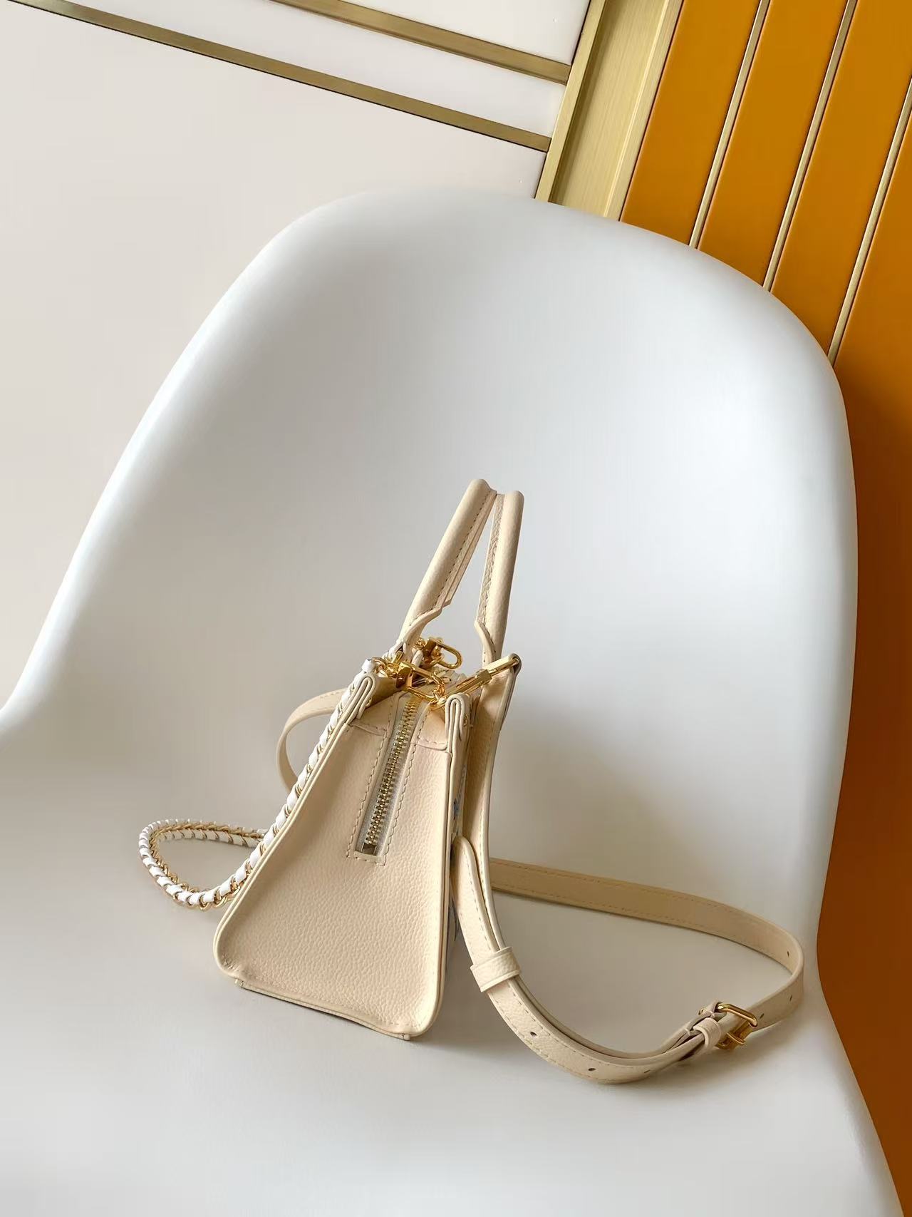 Cheap Louis Vuitton AAA Quality Handbags in 210798, $85 USD- [IB210798] - Replica Louis Vuitton AAA Quality Handbags