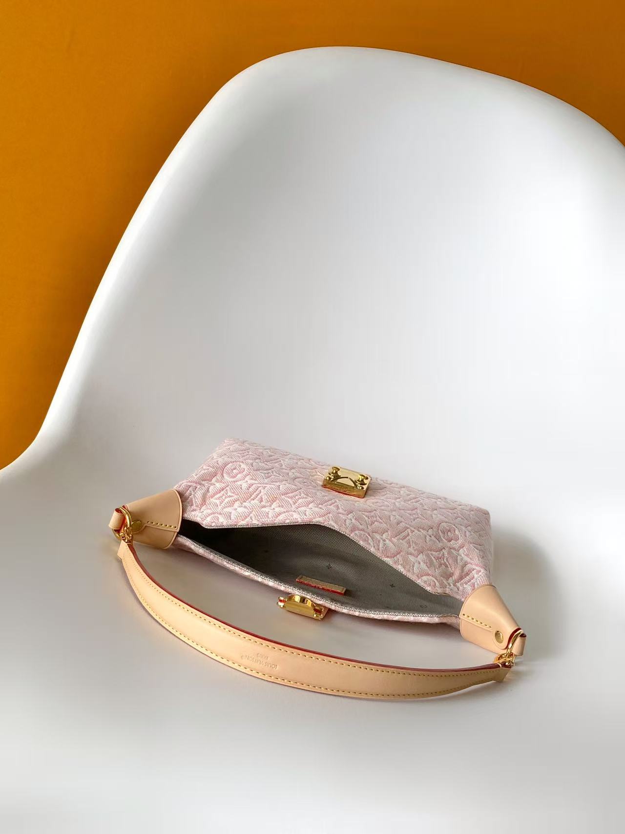 Cheap Louis Vuitton AAA Quality Handbags in 210808, $75 USD- [IB210808] - Replica Louis Vuitton AAA Quality Handbags