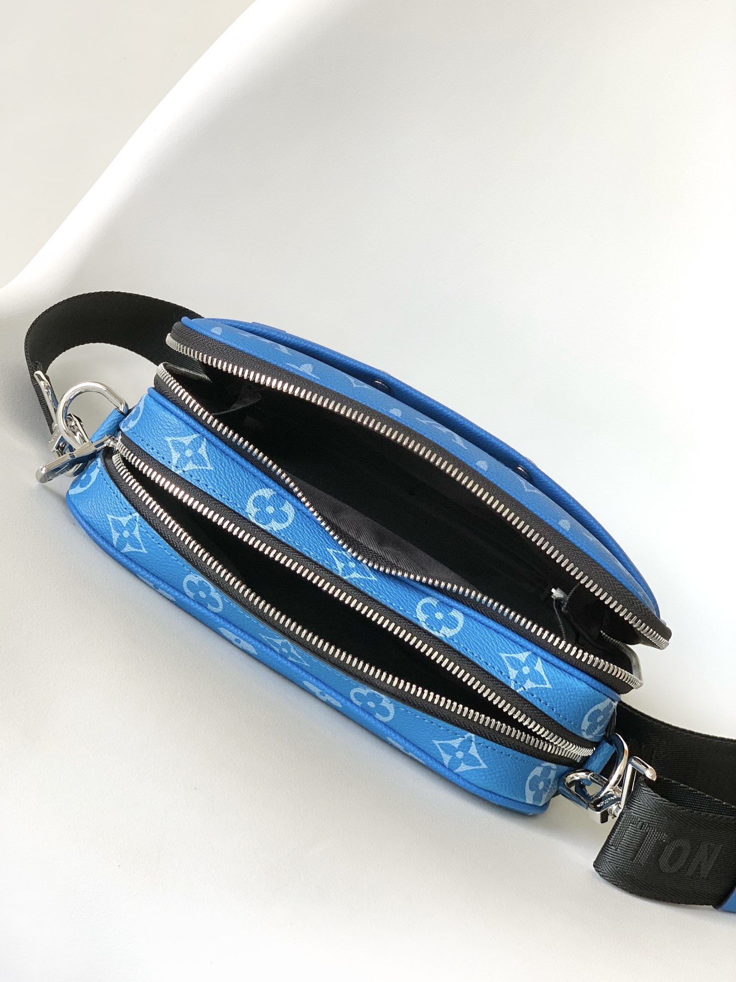 Cheap Louis Vuitton AAA+++ bags For Men in 210810, $65 USD- [IB210810] - Replica Louis Vuitton AAA+++ bags For Men