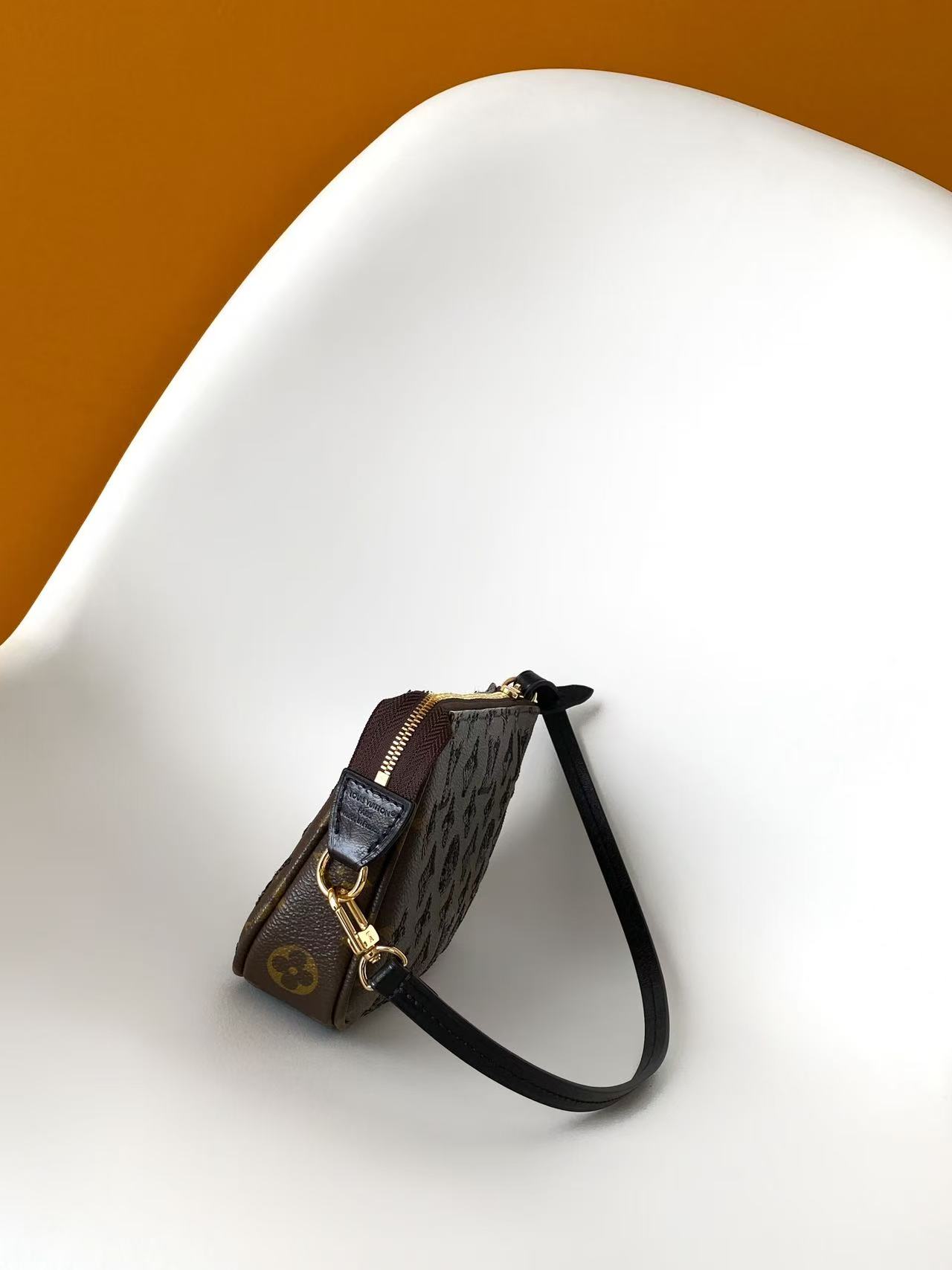 Cheap Louis Vuitton AAA Quality Handbags in 210821, $65 USD- [IB210821] - Replica Louis Vuitton AAA Quality Handbags