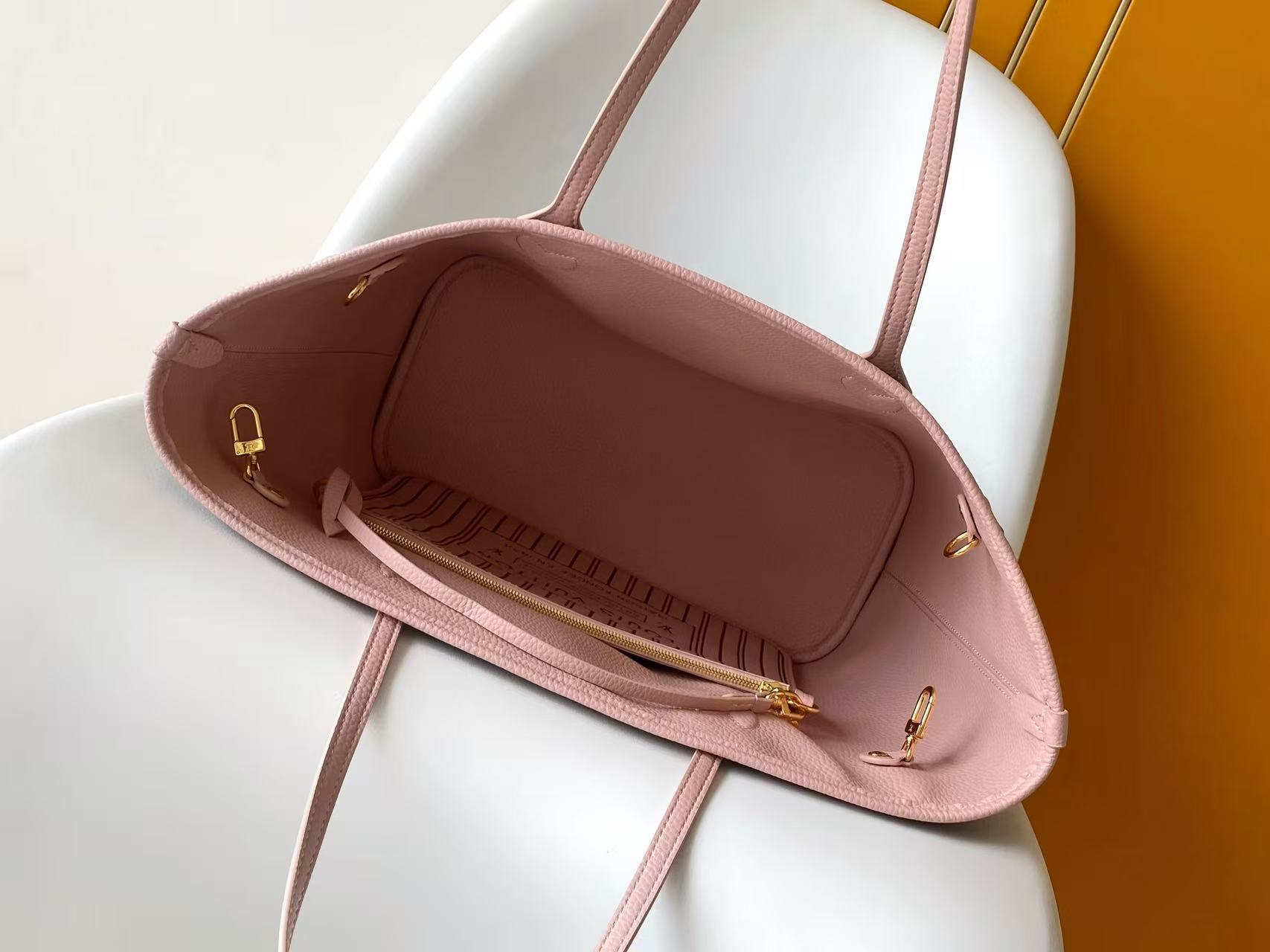 Cheap Louis Vuitton AAA Quality Handbags in 210824, $85 USD- [IB210824] - Replica Louis Vuitton AAA Quality Handbags