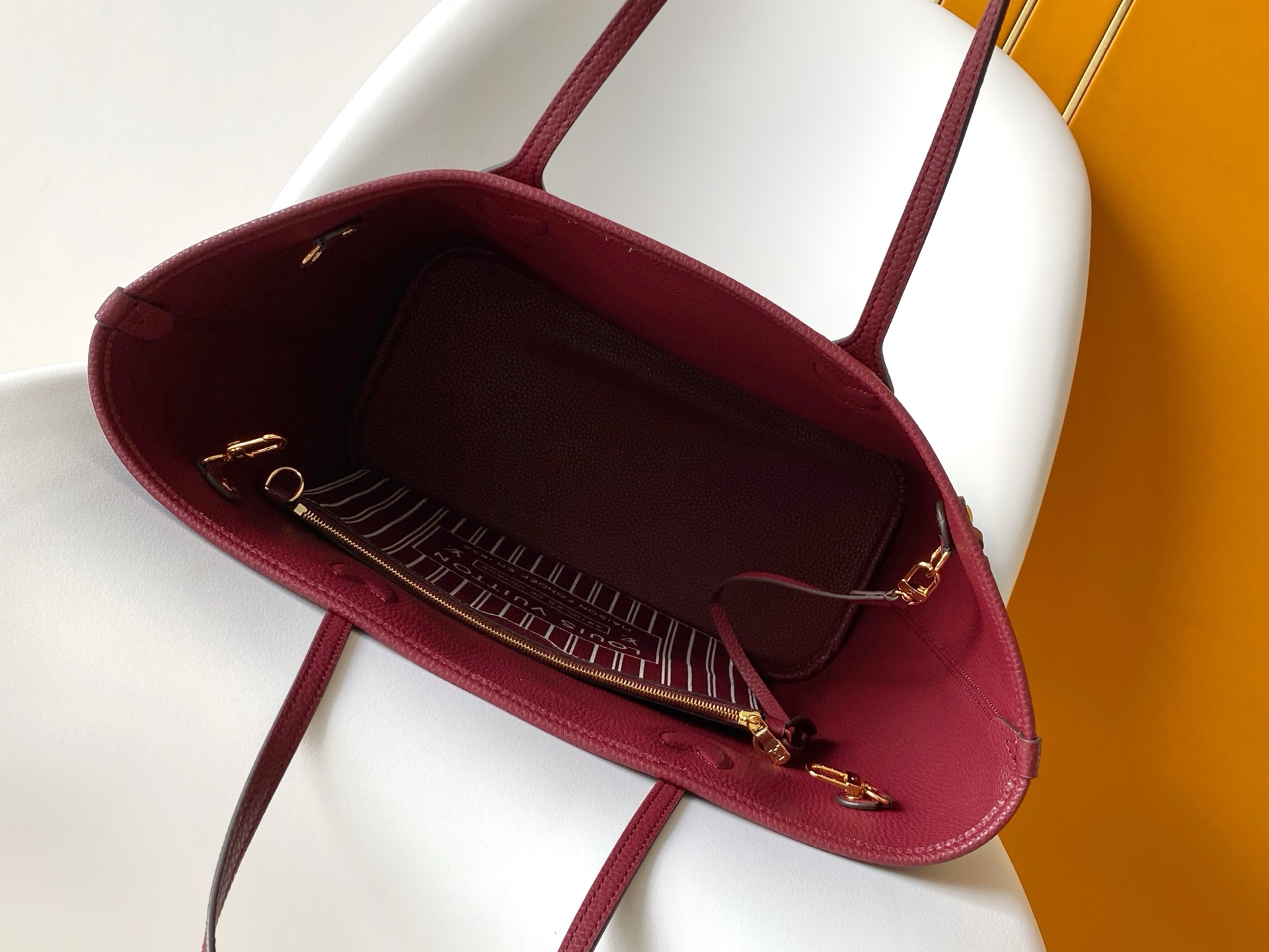 Cheap Louis Vuitton AAA Quality Handbags in 210825, $85 USD- [IB210825] - Replica Louis Vuitton AAA Quality Handbags