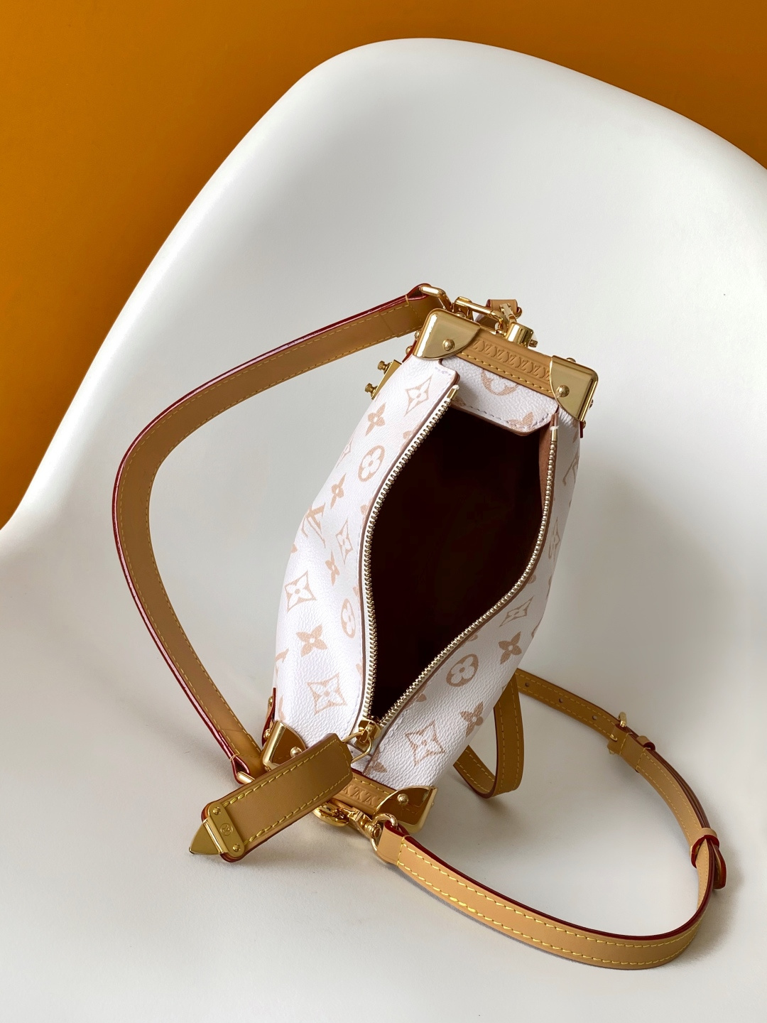 Cheap Louis Vuitton AAA Quality Handbags in 210834, $90 USD- [IB210834] - Replica Louis Vuitton AAA Quality Handbags