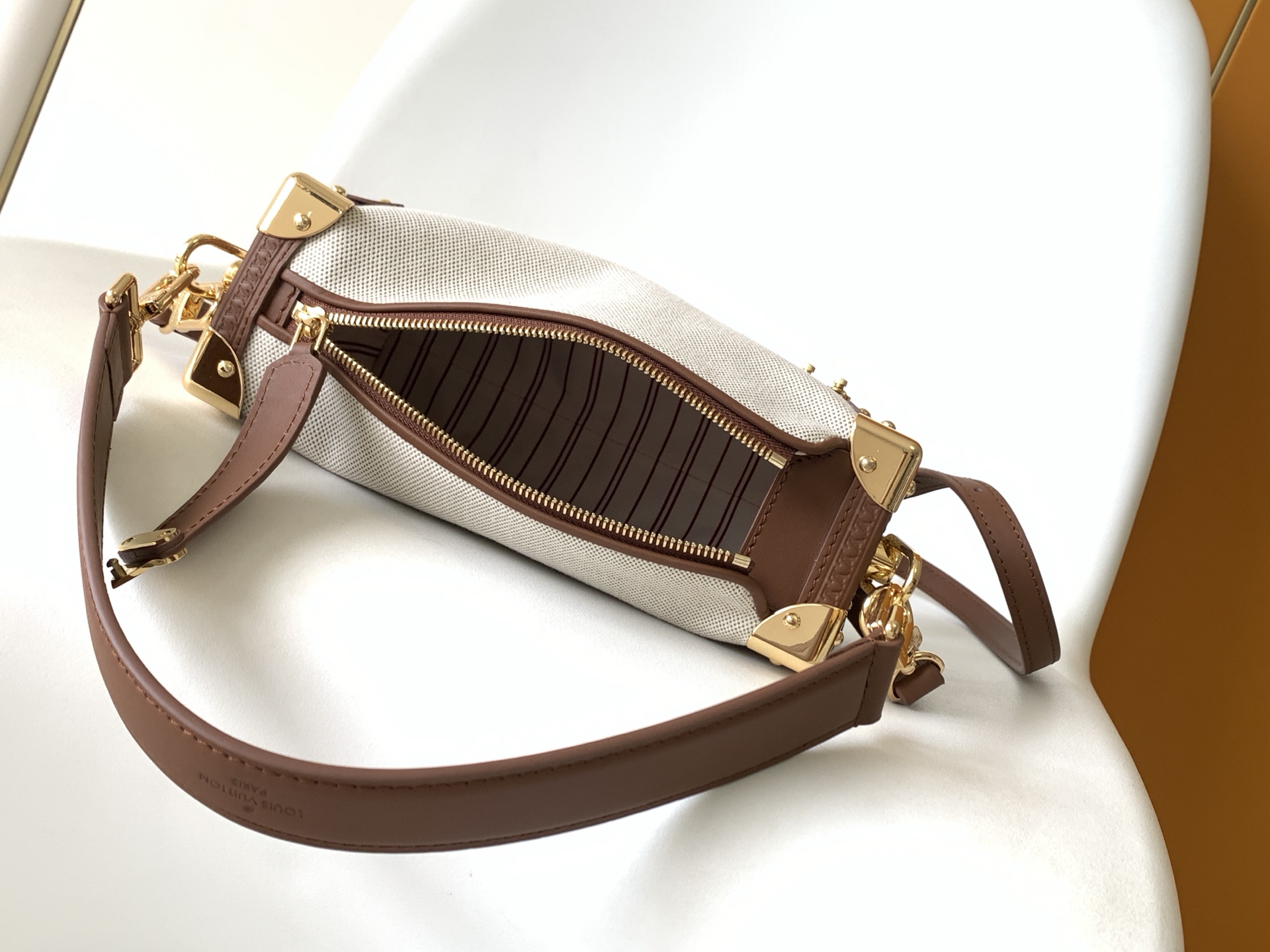 Cheap Louis Vuitton AAA Quality Handbags in 210835, $95 USD- [IB210835] - Replica Louis Vuitton AAA Quality Handbags