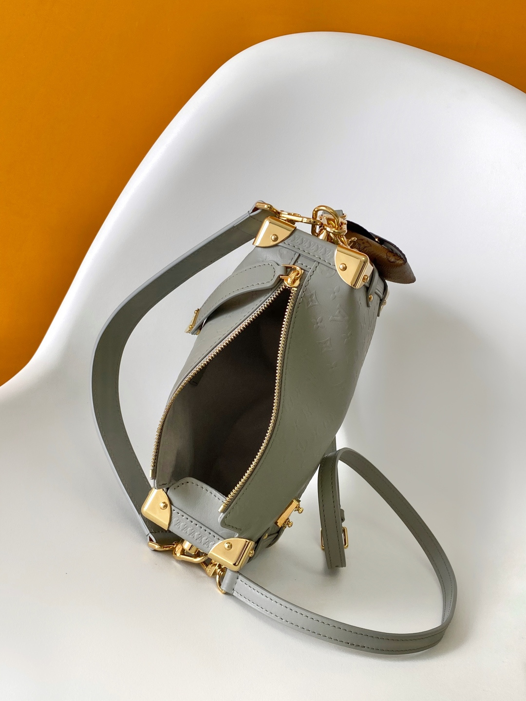 Cheap Louis Vuitton AAA Quality Handbags in 210839, $105 USD- [IB210839] - Replica Louis Vuitton AAA Quality Handbags
