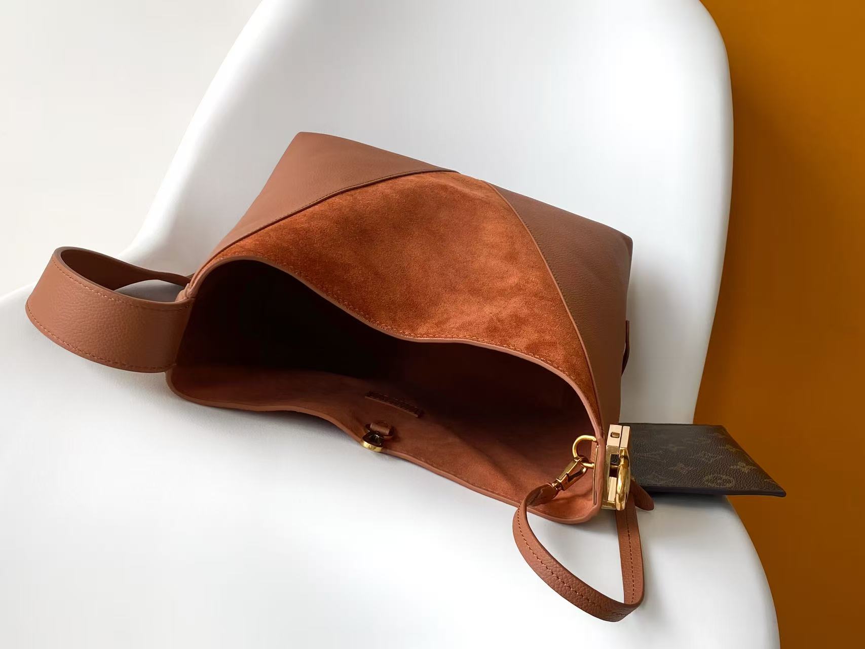 Cheap Louis Vuitton AAA Quality Handbags in 210846, $110 USD- [IB210846] - Replica Louis Vuitton AAA Quality Handbags