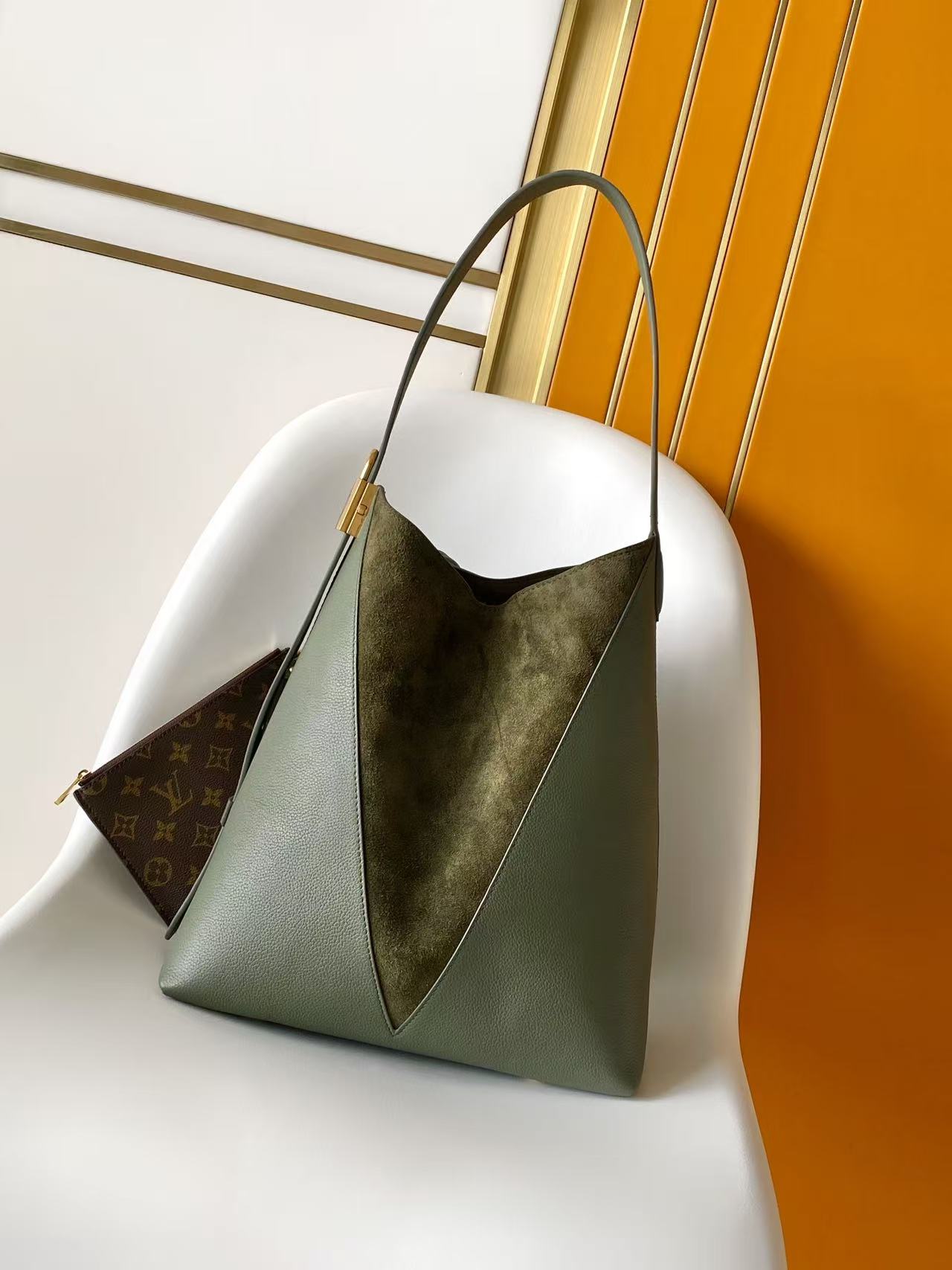 Cheap Louis Vuitton AAA Quality Handbags in 210847, $110 USD- [IB210847] - Replica Louis Vuitton AAA Quality Handbags