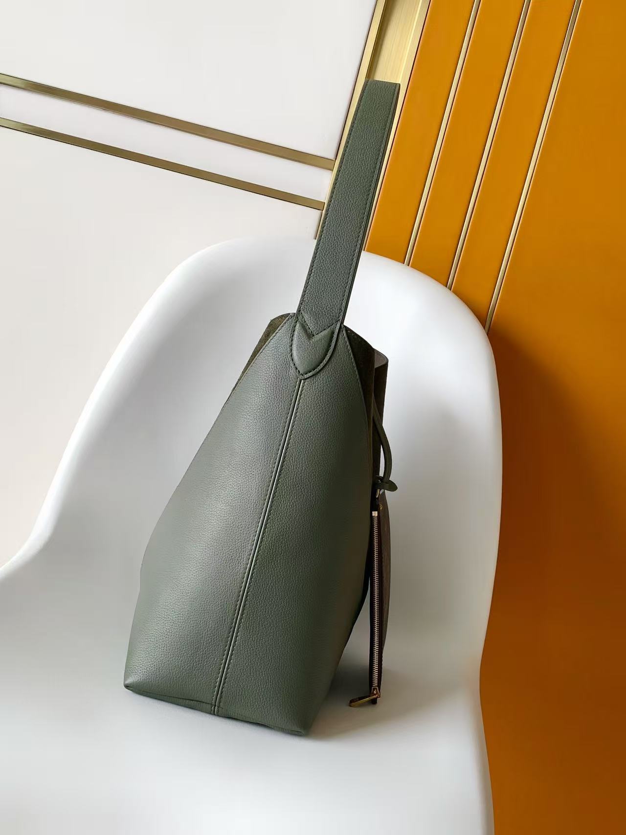 Cheap Louis Vuitton AAA Quality Handbags in 210847, $110 USD- [IB210847] - Replica Louis Vuitton AAA Quality Handbags