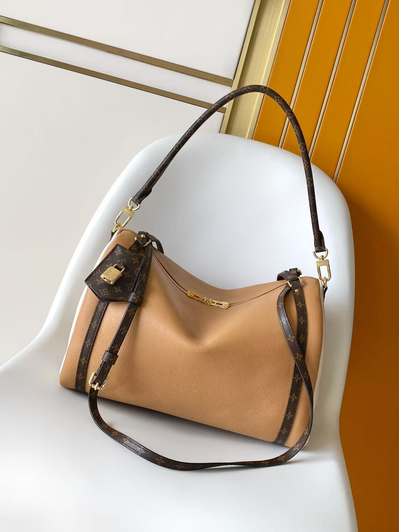 Cheap Louis Vuitton AAA Quality Handbags in 210849, $90 USD- [IB210849] - Replica Louis Vuitton AAA Quality Handbags