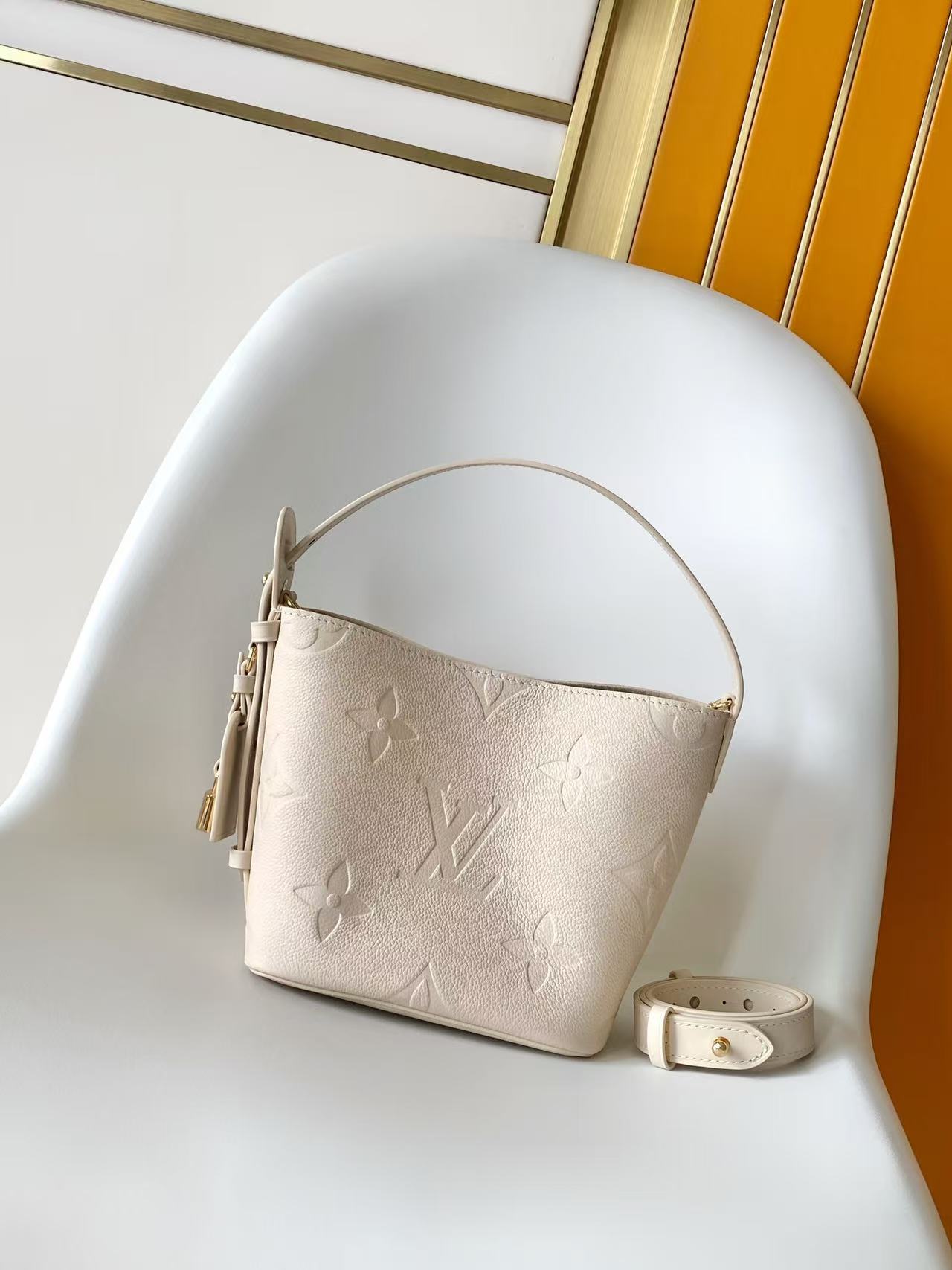 Cheap Louis Vuitton AAA Quality Handbags in 210850, $75 USD- [IB210850] - Replica Louis Vuitton AAA Quality Handbags