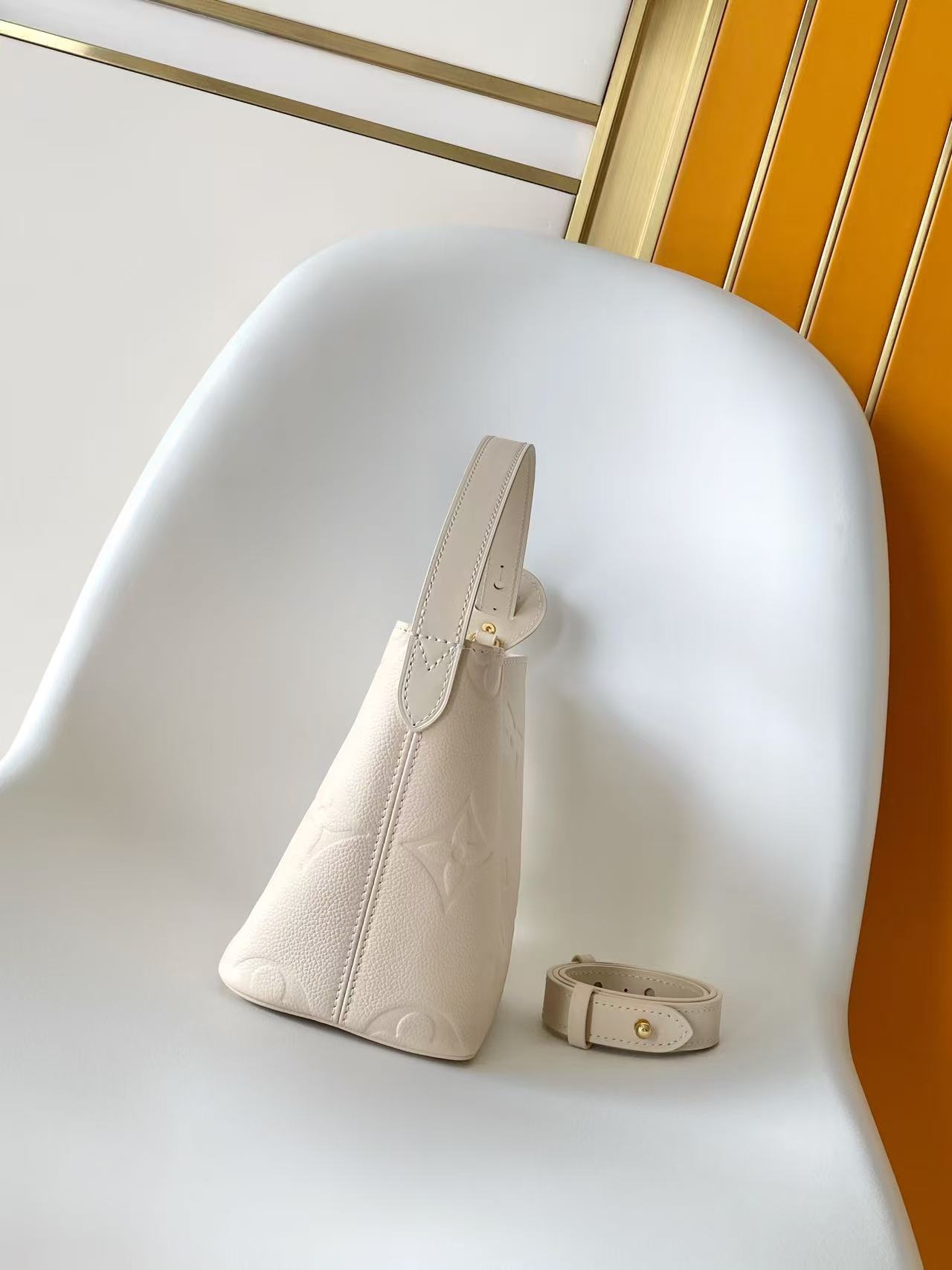 Cheap Louis Vuitton AAA Quality Handbags in 210850, $75 USD- [IB210850] - Replica Louis Vuitton AAA Quality Handbags