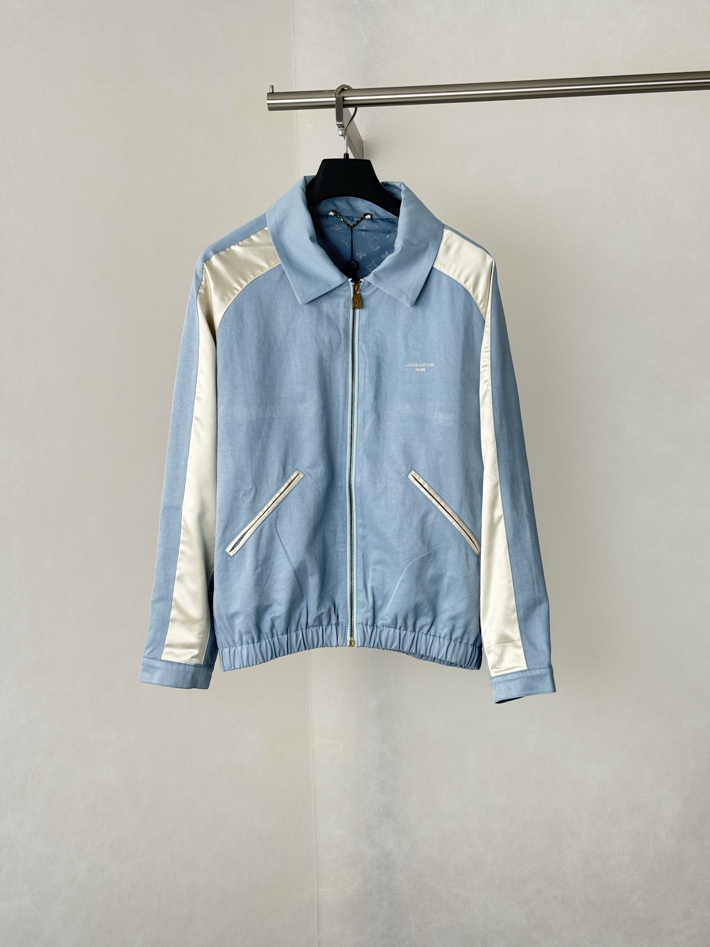 Cheap Louis Vuitton Thin Jackets For Men in 210858, $105 USD- [IB210858] - Replica Louis Vuitton Thin Jackets For Men