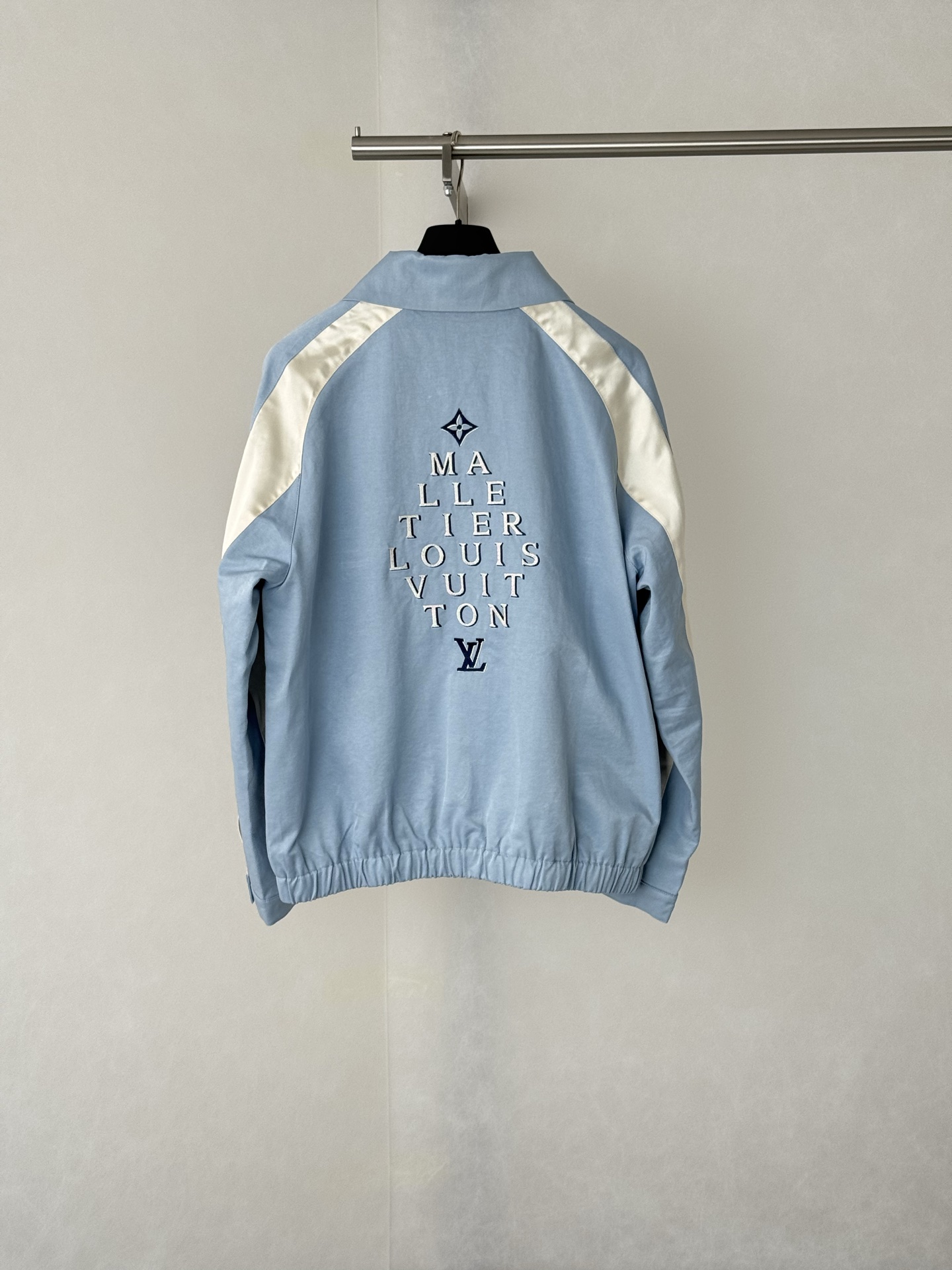 Cheap Louis Vuitton Thin Jackets For Men in 210858, $105 USD- [IB210858] - Replica Louis Vuitton Thin Jackets For Men