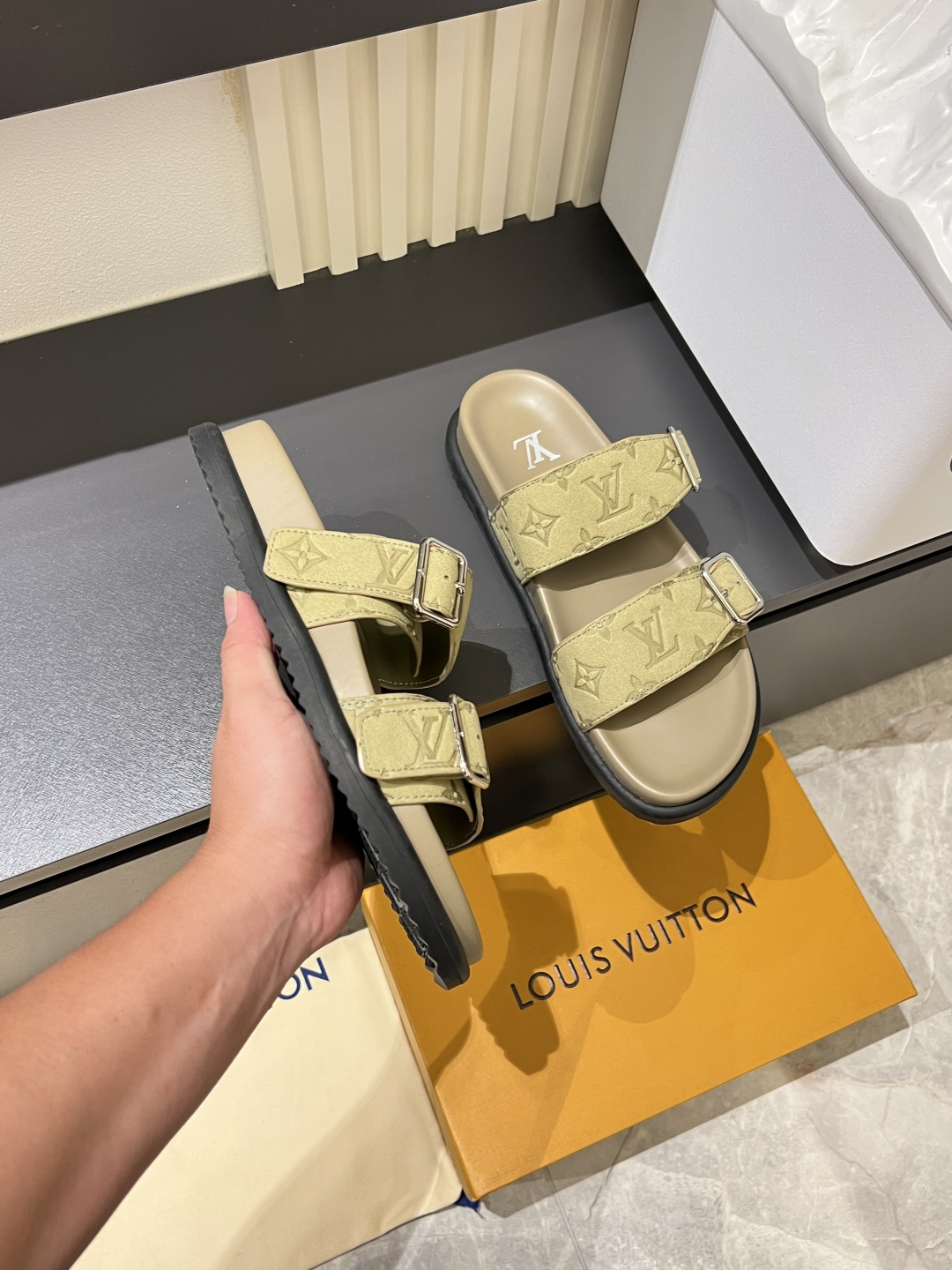 Cheap Louis Vuitton Slippers For Men in 211227, $50 USD- [IB211227] - Replica Louis Vuitton Slippers For Men