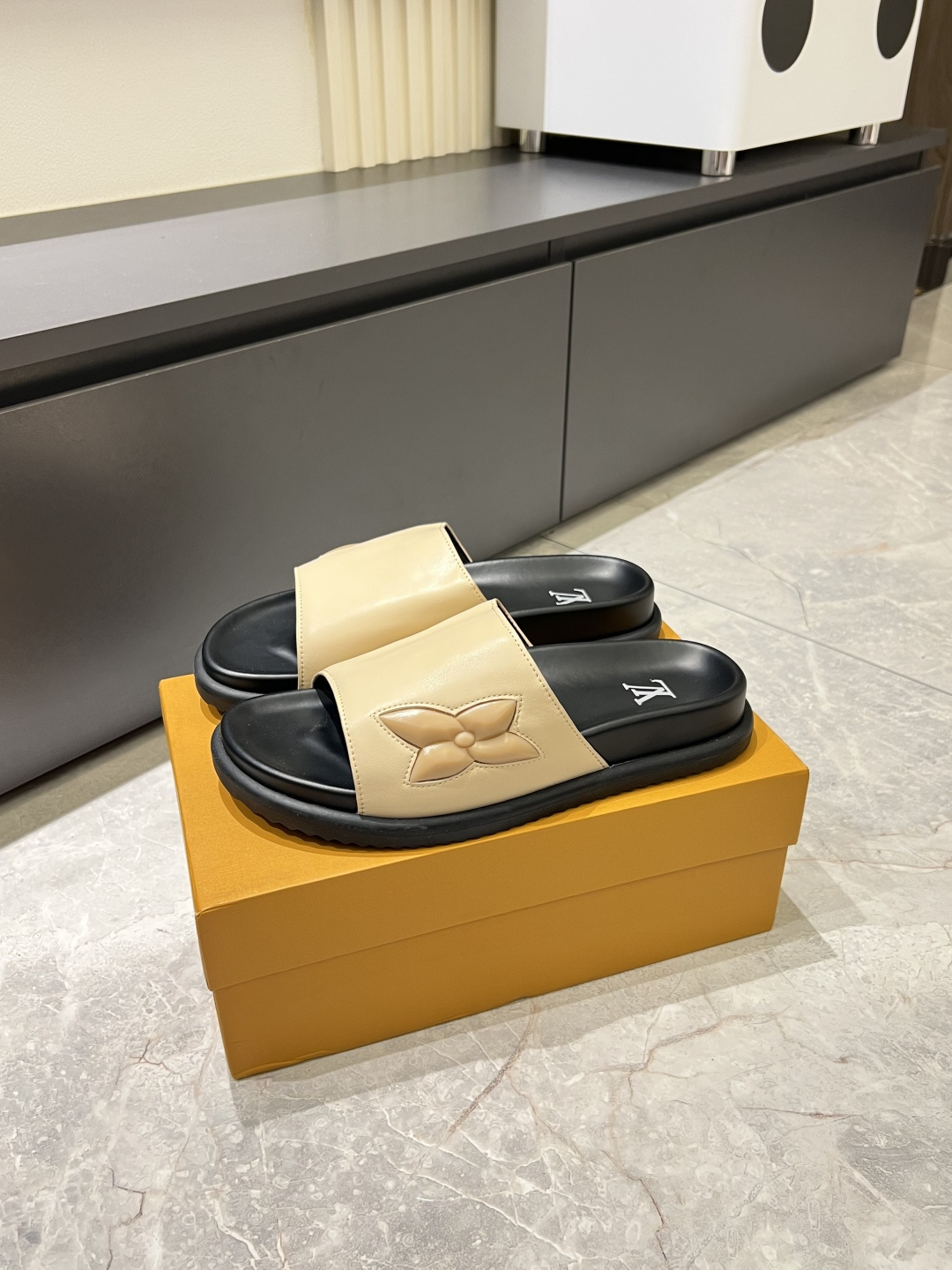 Cheap Louis Vuitton Slippers For Men in 211270, $45 USD- [IB211270] - Replica Louis Vuitton Slippers For Men