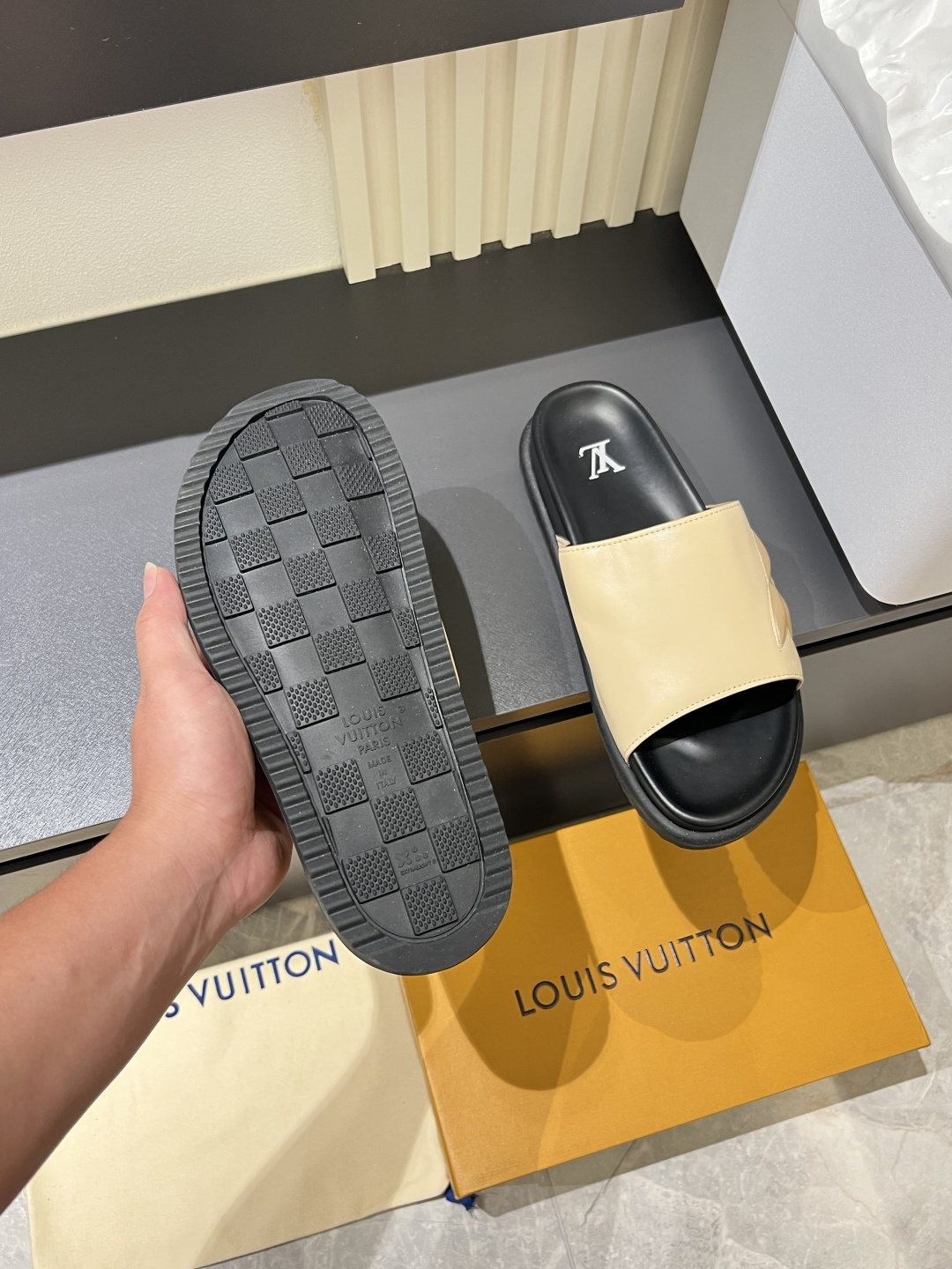 Cheap Louis Vuitton Slippers For Men in 211270, $45 USD- [IB211270] - Replica Louis Vuitton Slippers For Men