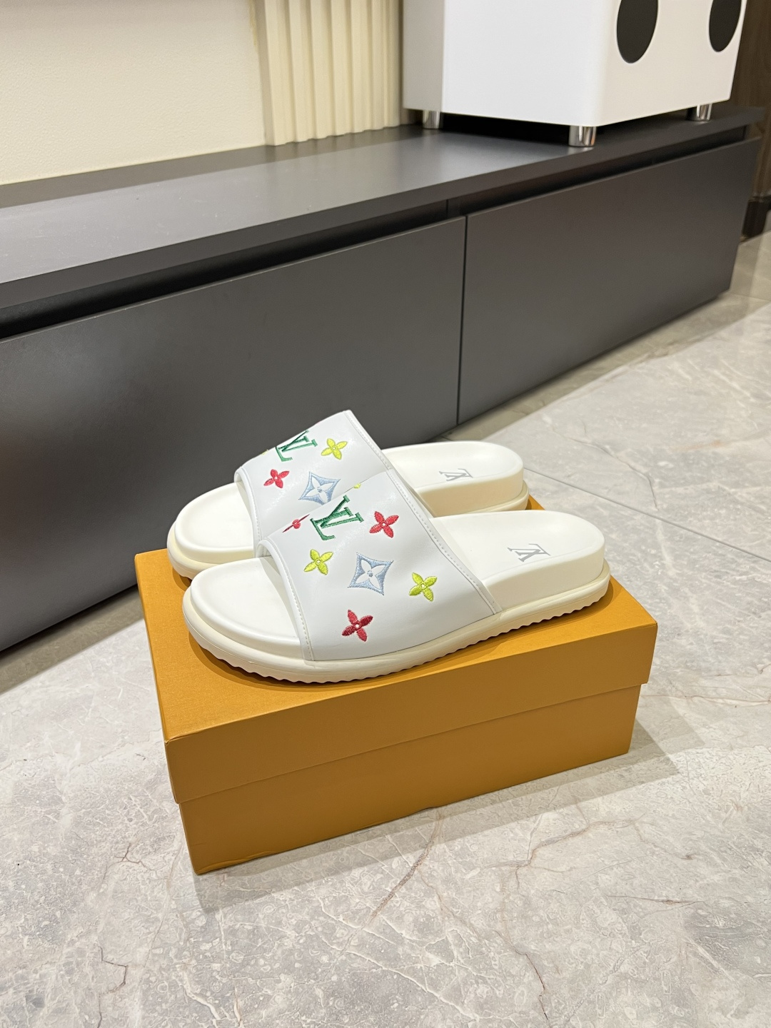 Cheap Louis Vuitton Slippers For Men in 211280, $50 USD- [IB211280] - Replica Louis Vuitton Slippers For Men