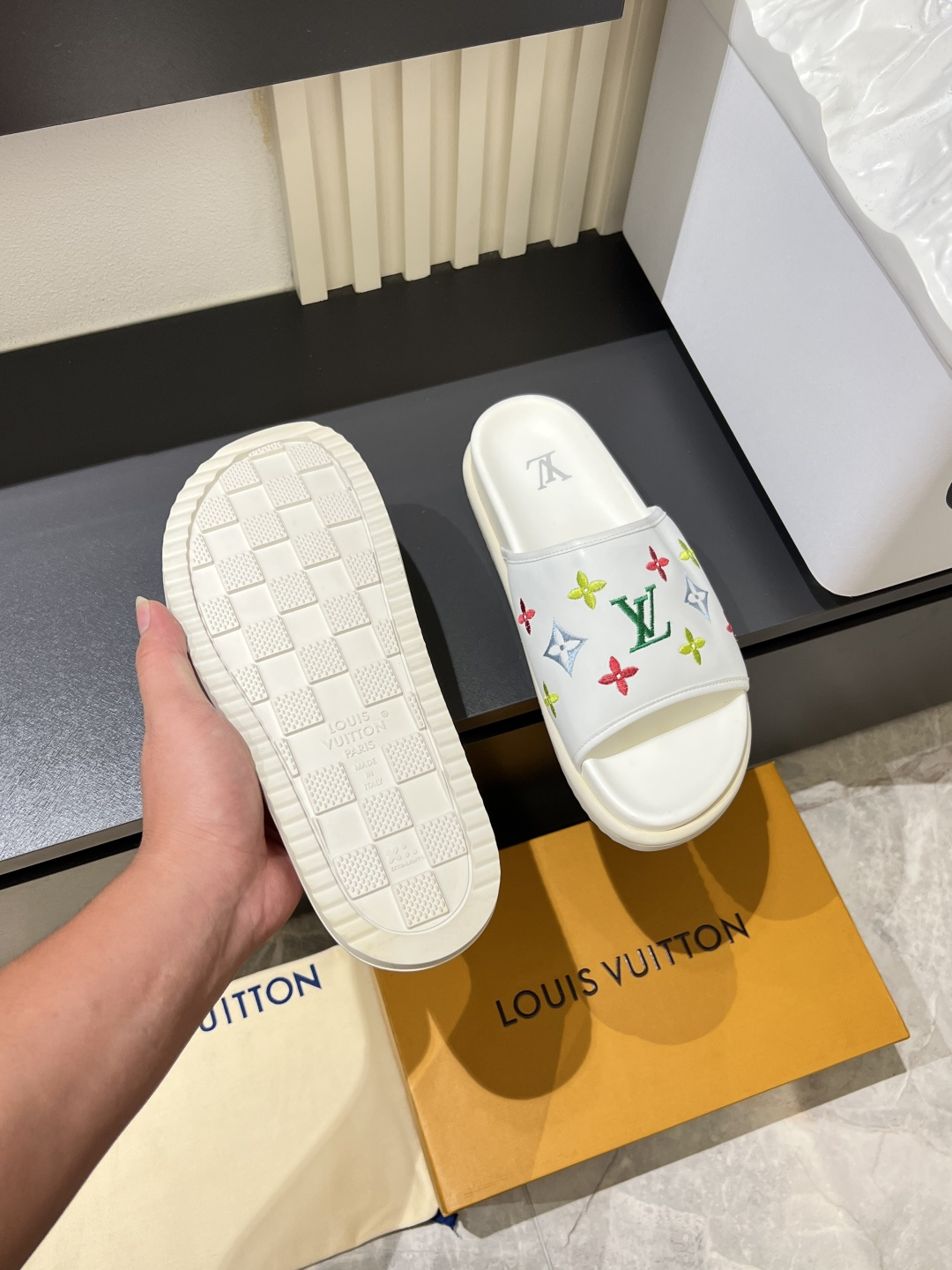 Cheap Louis Vuitton Slippers For Men in 211280, $50 USD- [IB211280] - Replica Louis Vuitton Slippers For Men