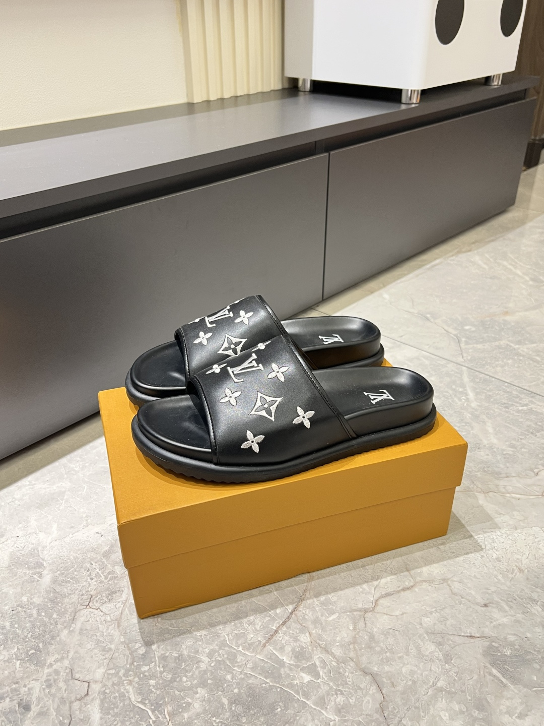 Cheap Louis Vuitton Slippers For Men in 211284, $50 USD- [IB211284] - Replica Louis Vuitton Slippers For Men