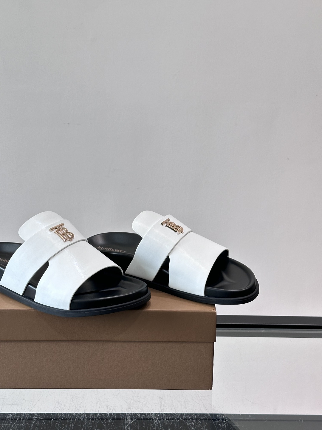 Cheap Burberry Slippers For Men in 211337, $95 USD- [IB211337] - Replica Burberry Slippers For Men