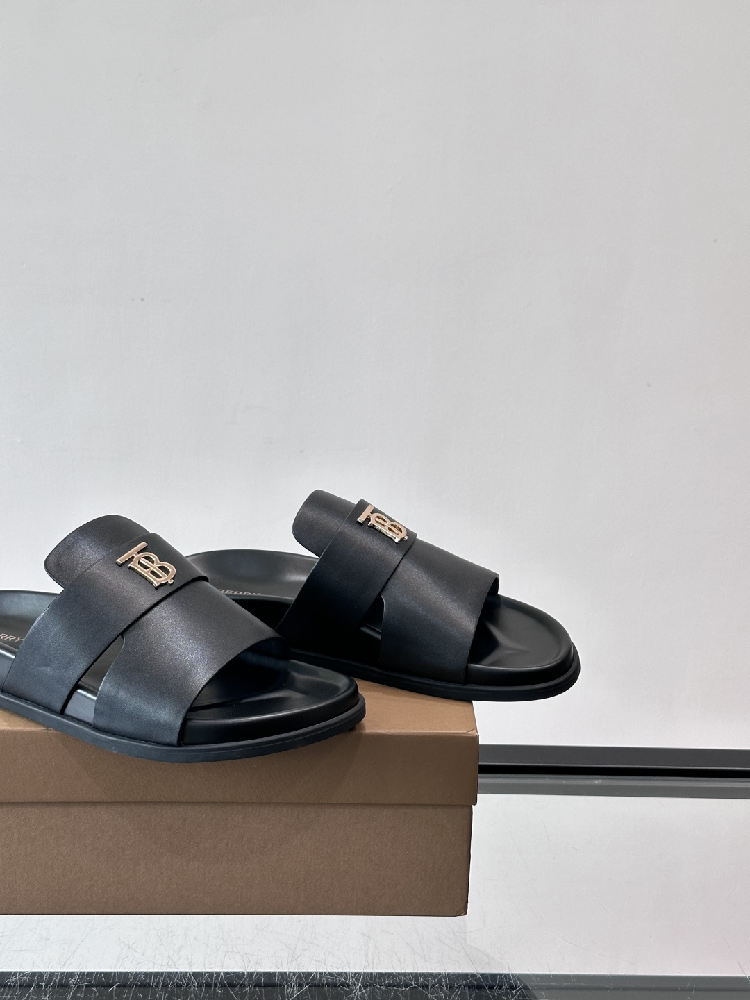 Cheap Burberry Slippers For Men in 211338, $95 USD- [IB211338] - Replica Burberry Slippers For Men