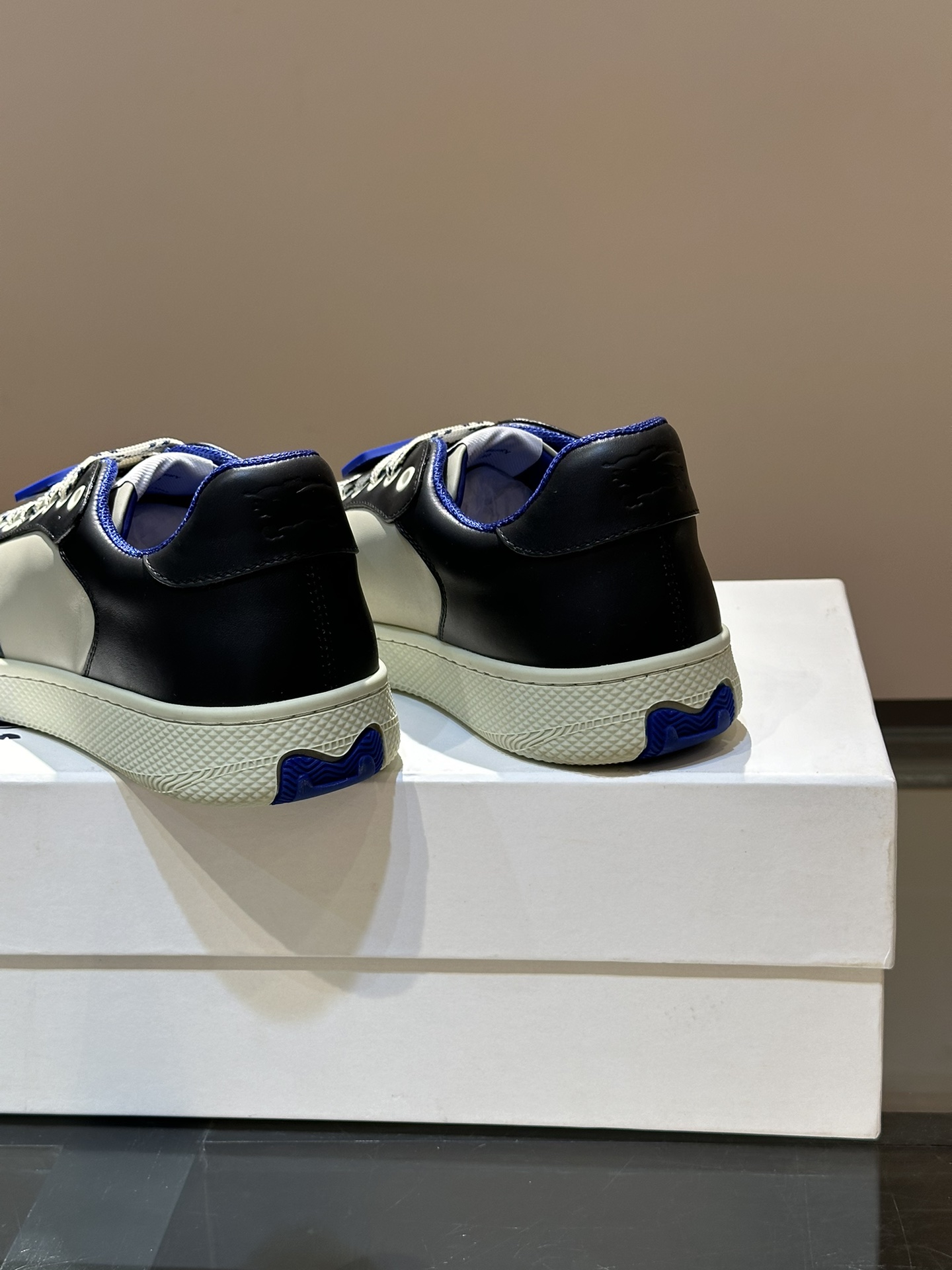 Cheap Burberry Sneakers For Men in 211346, $95 USD- [IB211346] - Replica Burberry Sneakers For Men