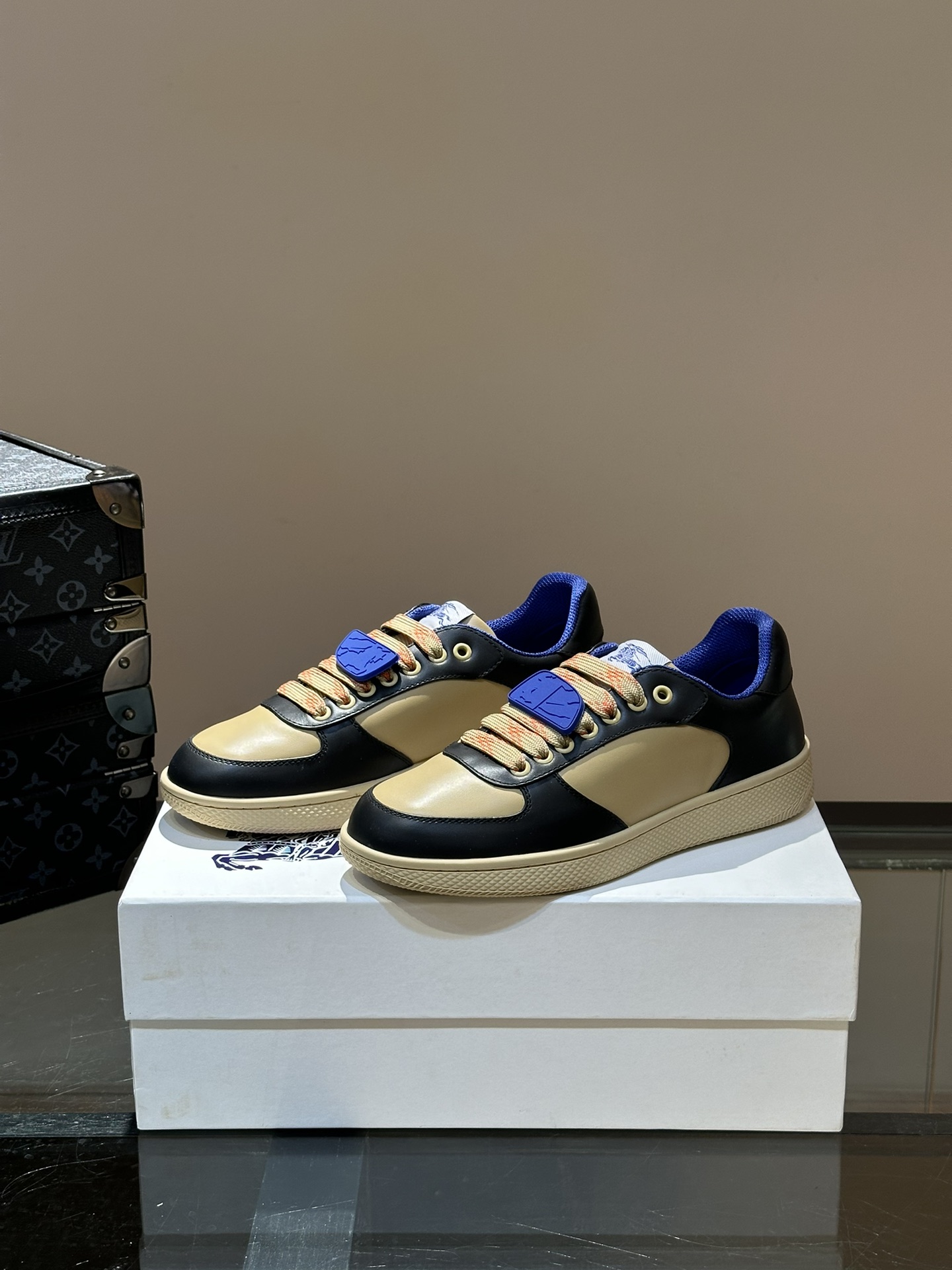 Cheap Burberry Sneakers For Men in 211349, $95 USD- [IB211349] - Replica Burberry Sneakers For Men