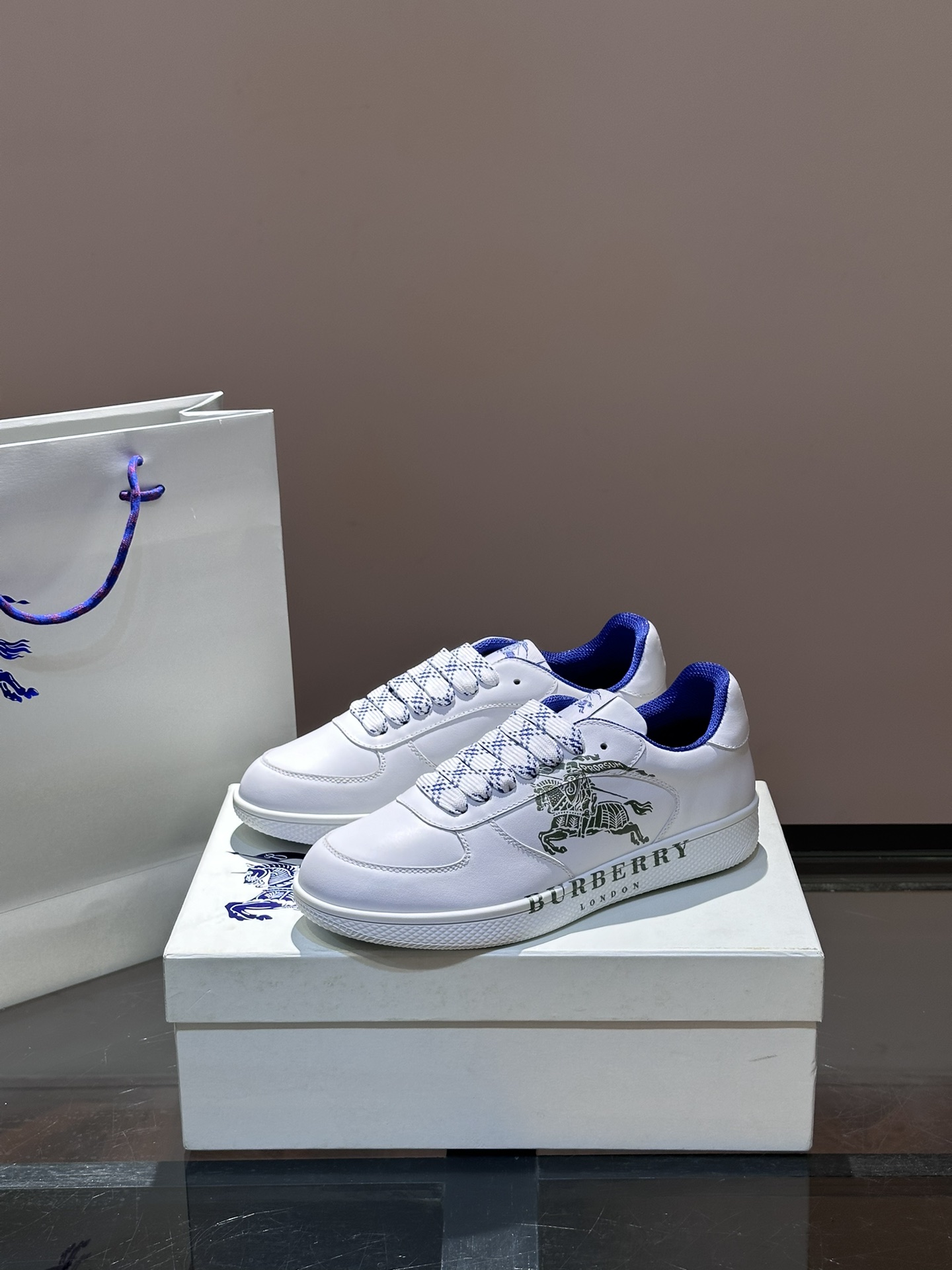 Cheap Burberry Sneakers For Men in 211350, $95 USD- [IB211350] - Replica Burberry Sneakers For Men