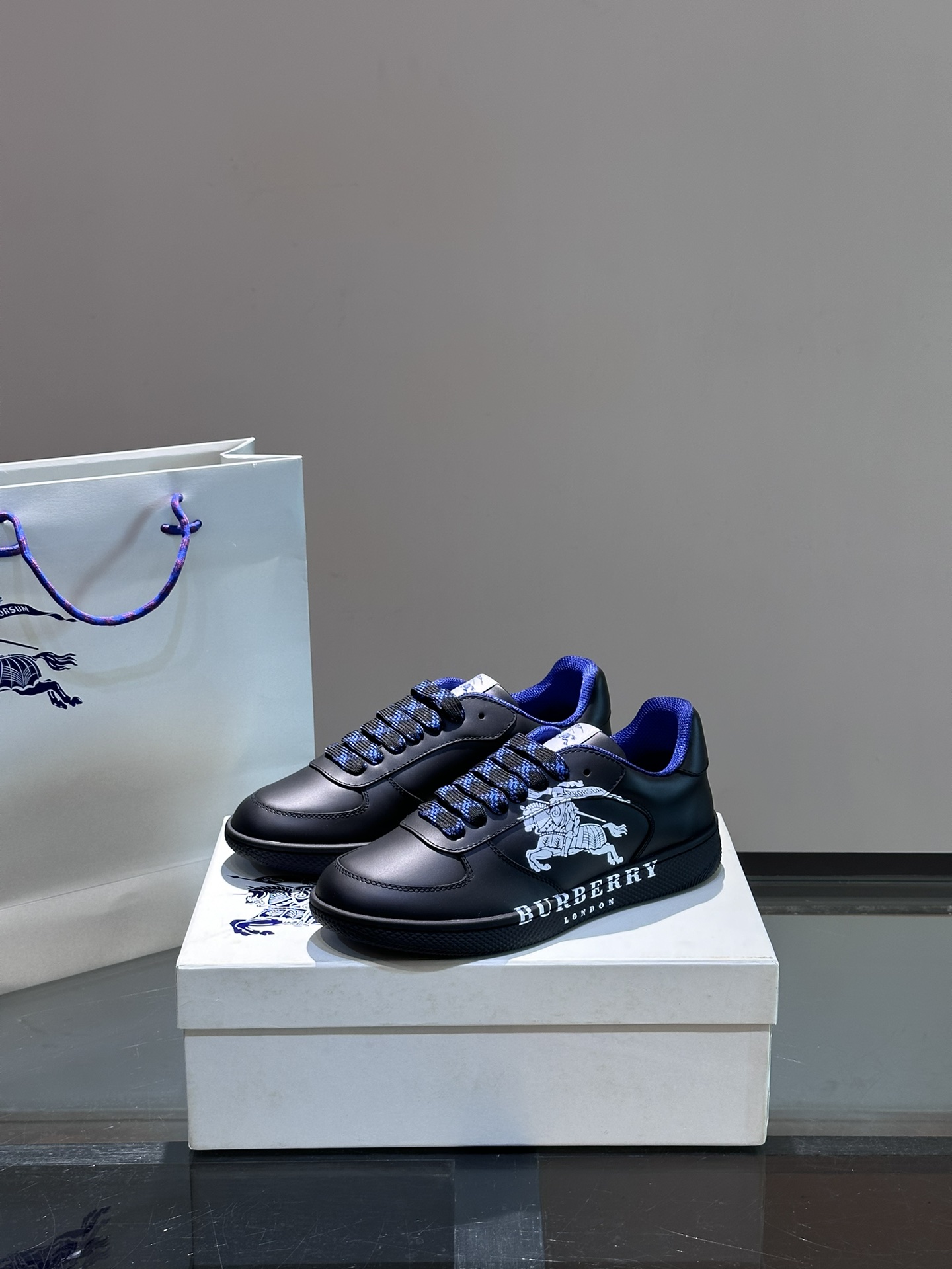 Cheap Burberry Sneakers For Men in 211352, $95 USD- [IB211352] - Replica Burberry Sneakers For Men