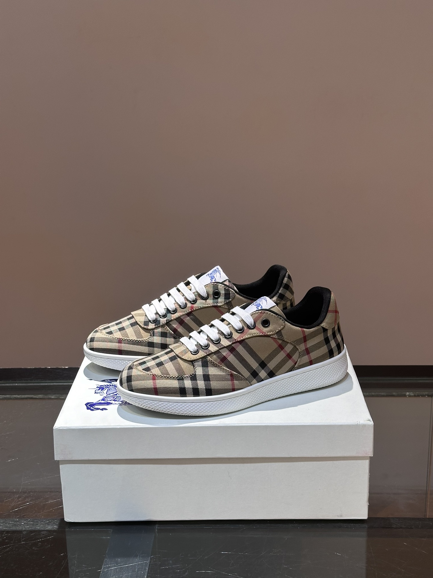 Cheap Burberry Sneakers For Men in 211356, $95 USD- [IB211356] - Replica Burberry Sneakers For Men