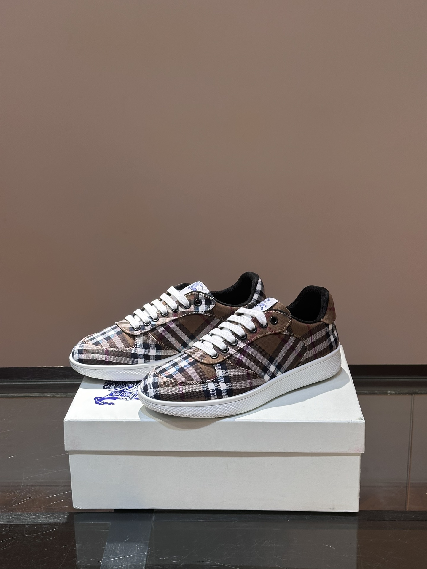 Cheap Burberry Sneakers For Men in 211357, $95 USD- [IB211357] - Replica Burberry Sneakers For Men