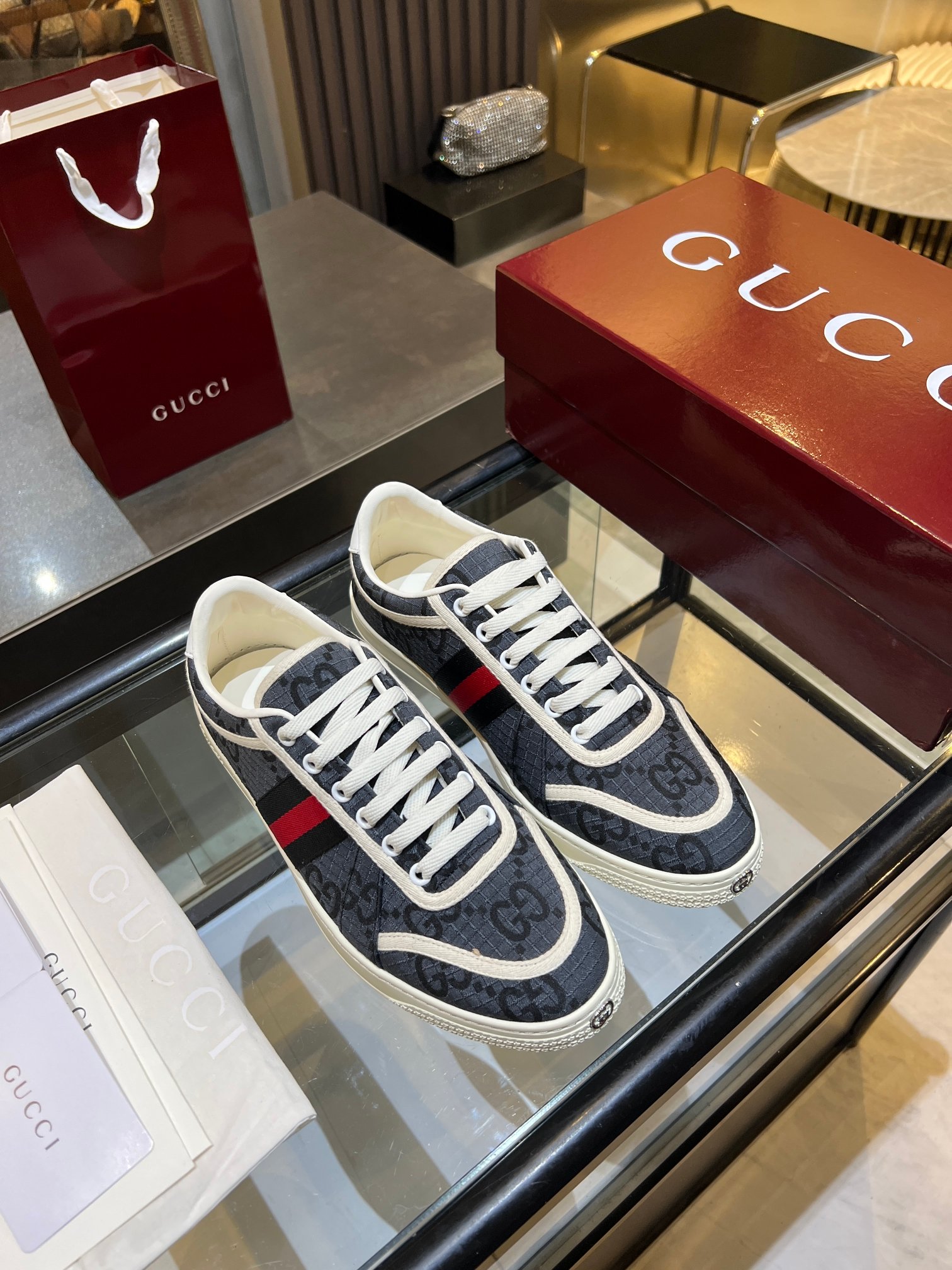 Cheap Gucci Sneakers For Men in 211390, $90 USD- [IB211390] - Replica Gucci Sneakers For Men