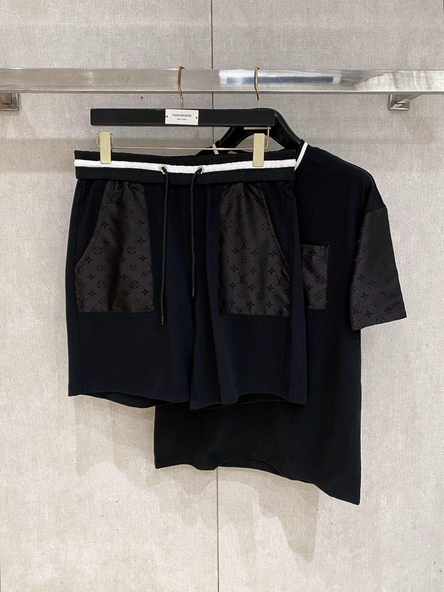 Cheap Louis Vuitton Short Tracksuits For Men in 211877, $55 USD- [IB211877] - Replica Louis Vuitton Short Tracksuits For Men
