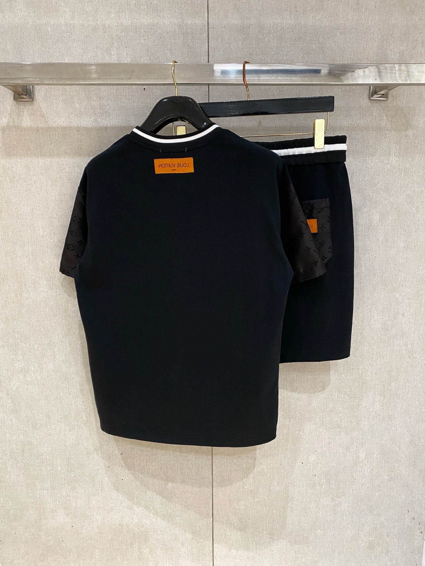 Cheap Louis Vuitton Short Tracksuits For Men in 211877, $55 USD- [IB211877] - Replica Louis Vuitton Short Tracksuits For Men