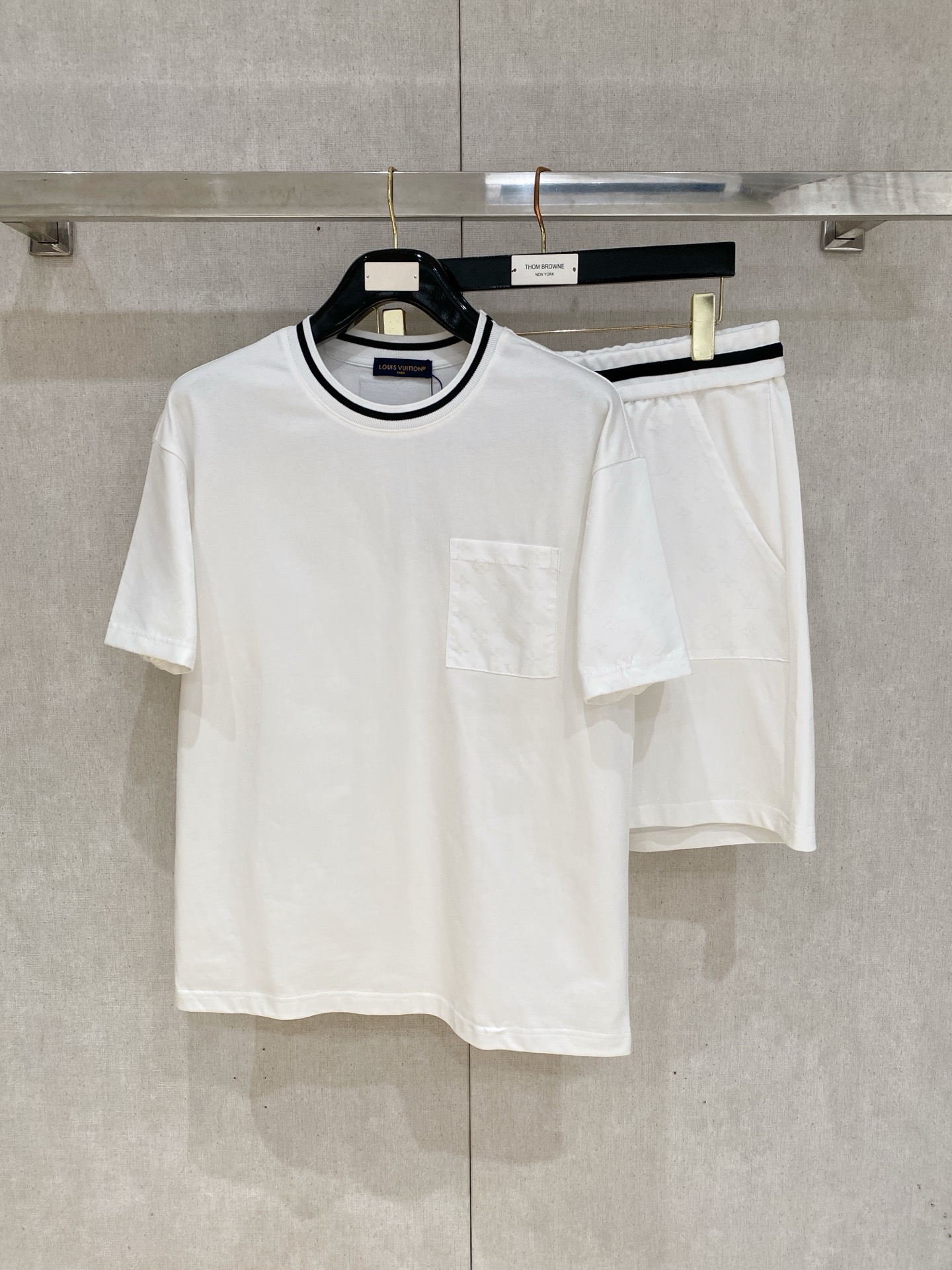 Cheap Louis Vuitton Short Tracksuits For Men in 211878, $55 USD- [IB211878] - Replica Louis Vuitton Short Tracksuits For Men