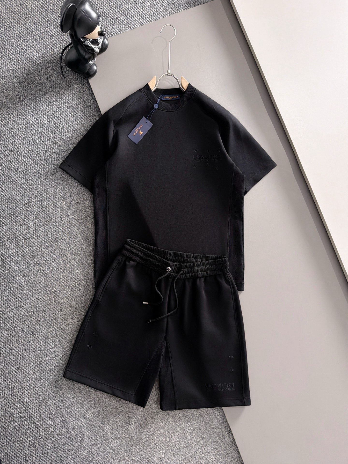 Cheap Louis Vuitton Short Tracksuits For Men in 211892, $55 USD- [IB211892] - Replica Louis Vuitton Short Tracksuits For Men
