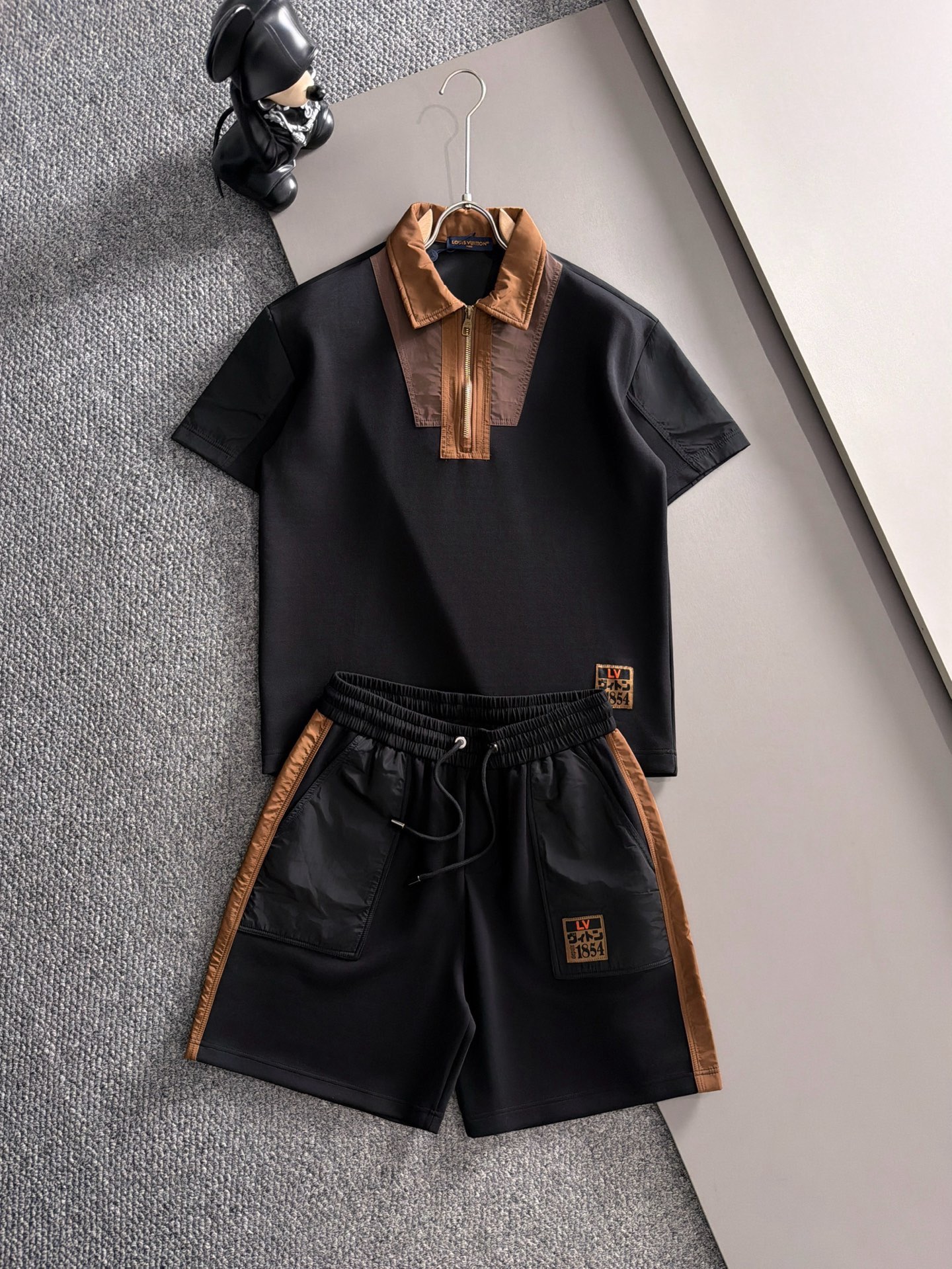 Cheap Louis Vuitton Short Tracksuits For Men in 211894, $55 USD- [IB211894] - Replica Louis Vuitton Short Tracksuits For Men