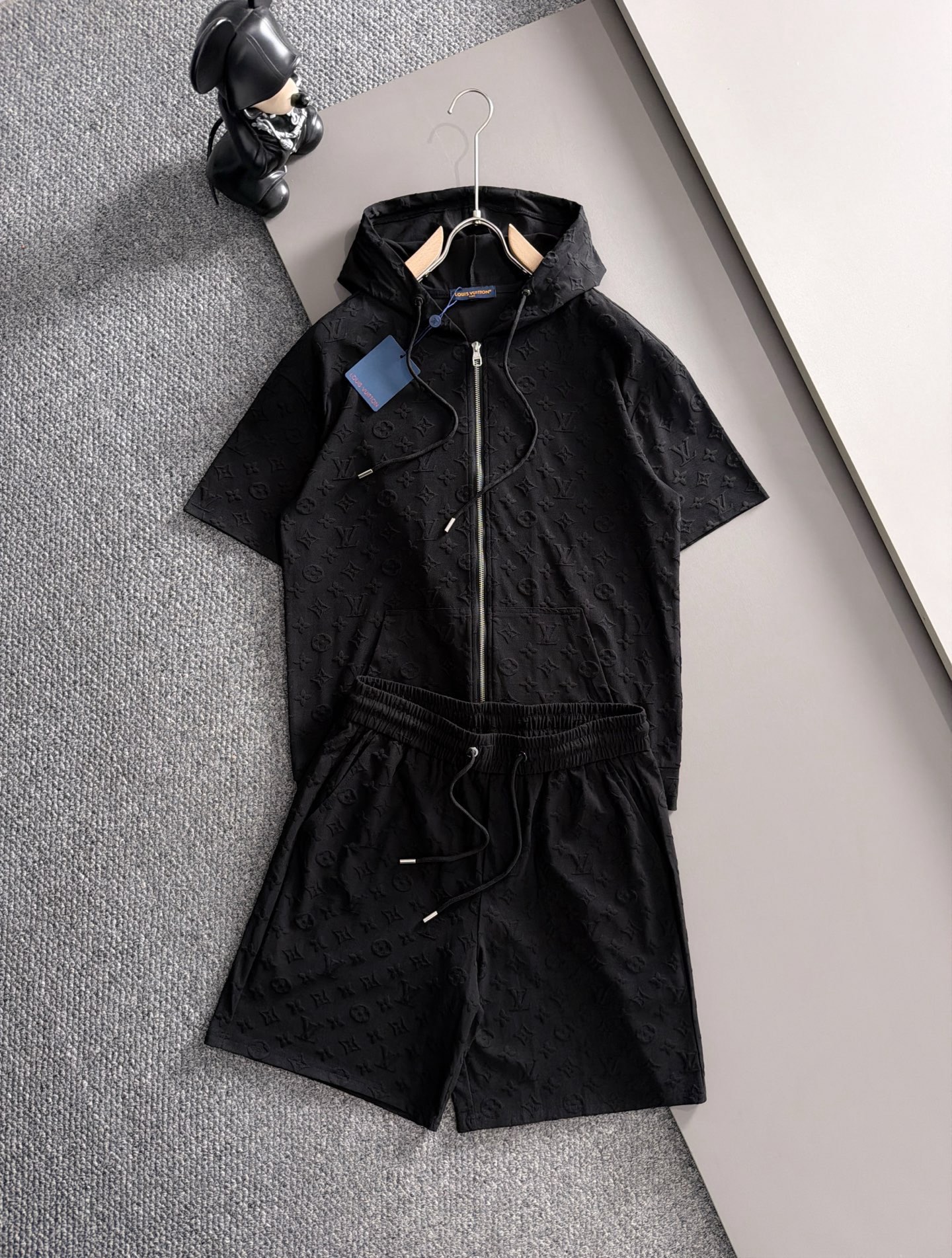 Cheap Louis Vuitton Short Tracksuits For Men in 211895, $55 USD- [IB211895] - Replica Louis Vuitton Short Tracksuits For Men