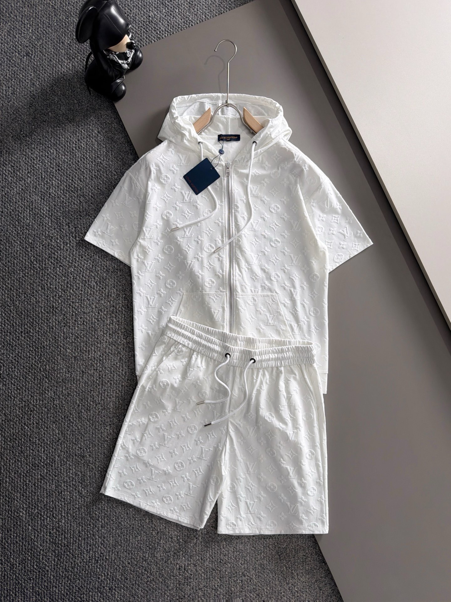 Cheap Louis Vuitton Short Tracksuits For Men in 211896, $55 USD- [IB211896] - Replica Louis Vuitton Short Tracksuits For Men